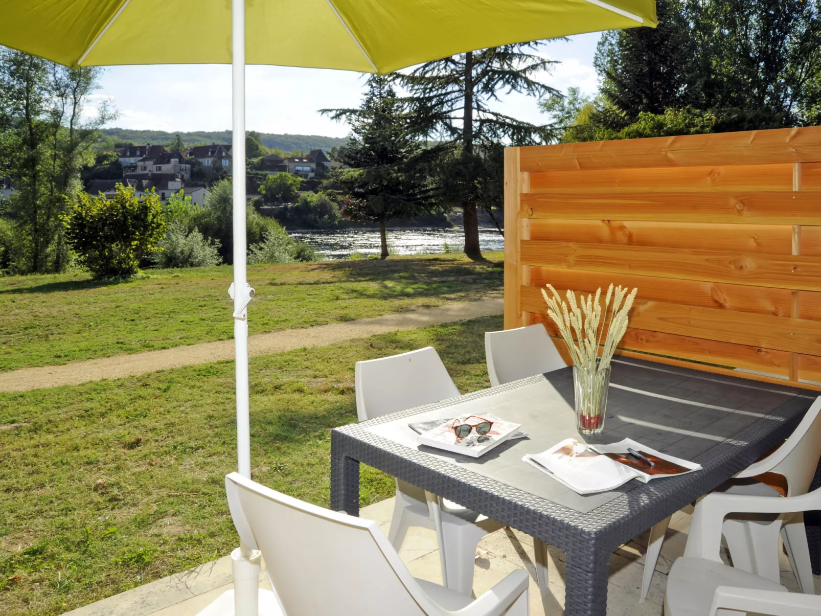Le Clos des Rives-Outside