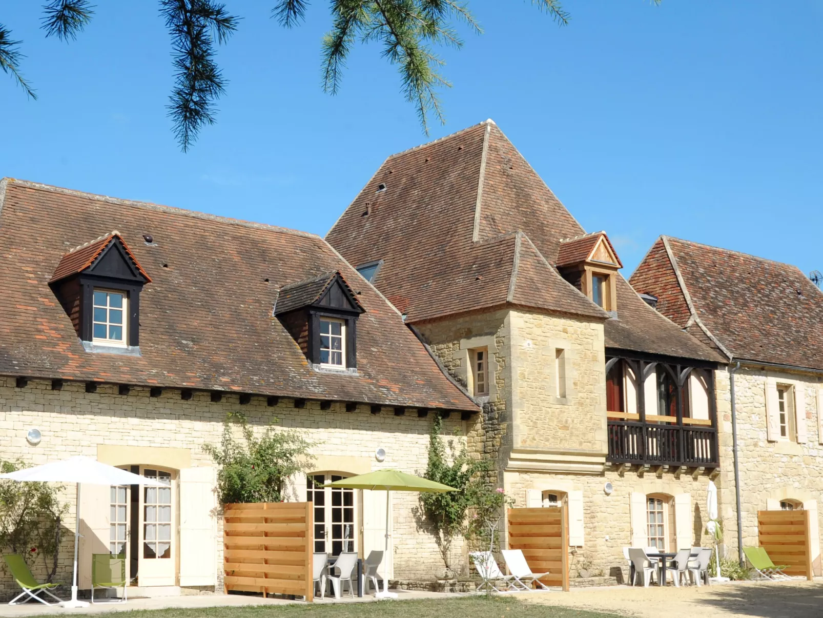 Le Clos des Rives-Outside