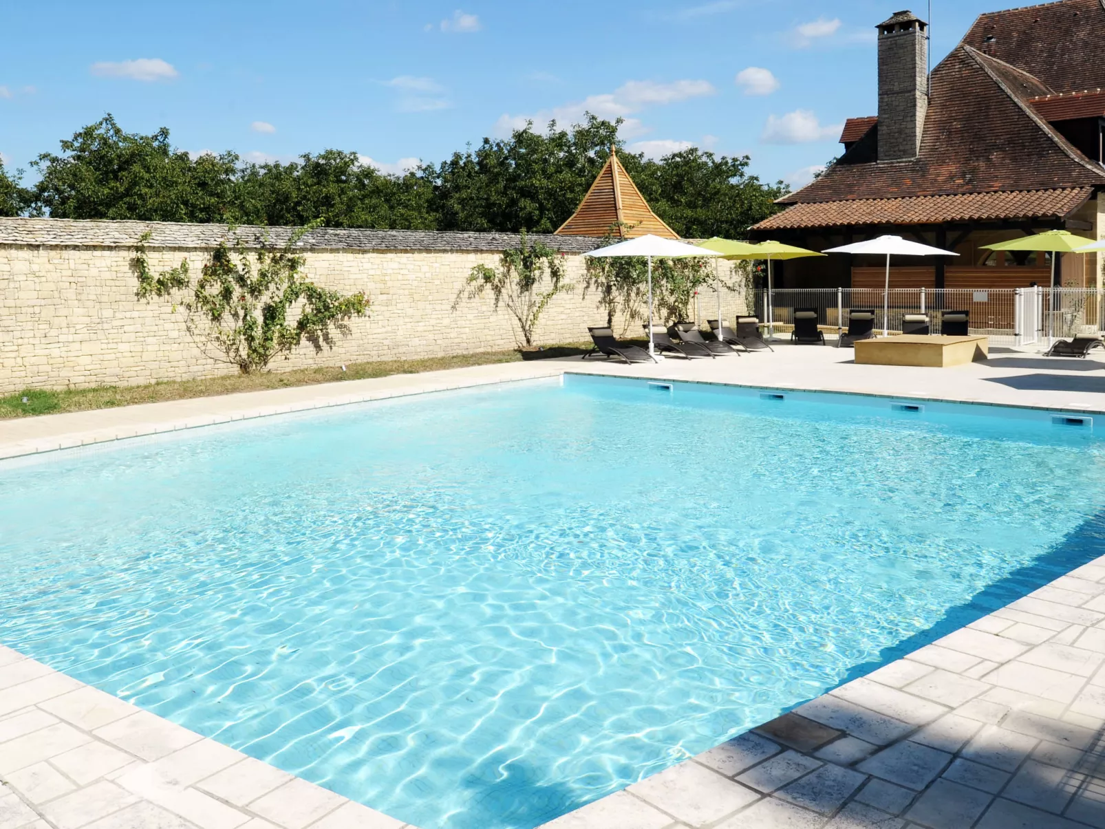 Le Clos des Rives-Outside