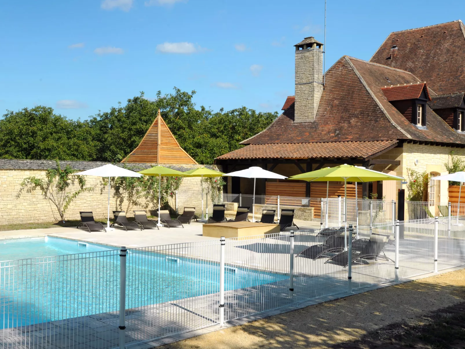 Le Clos des Rives-Outside