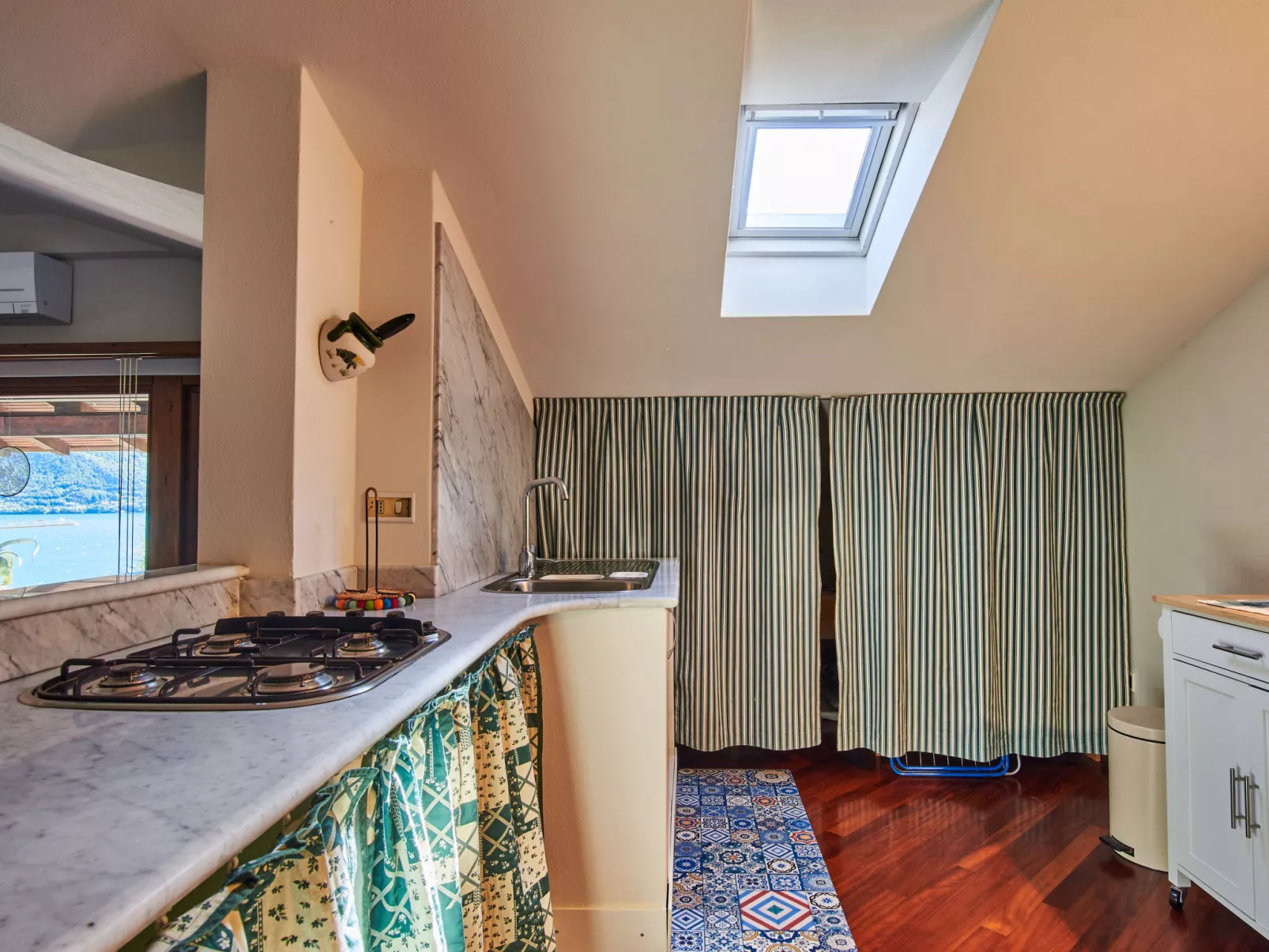Terrazzo fiorito-Inside