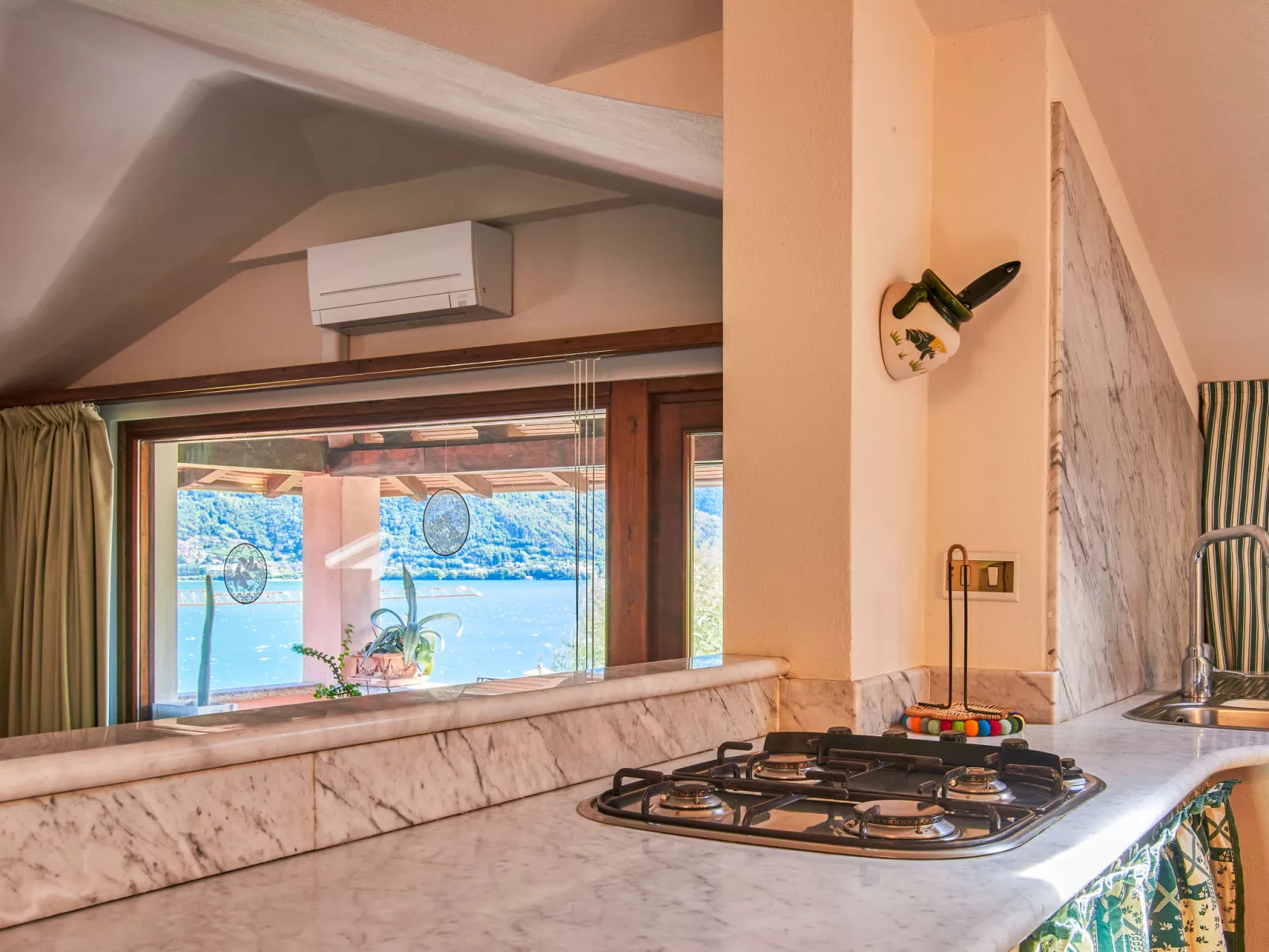 Terrazzo fiorito-Inside