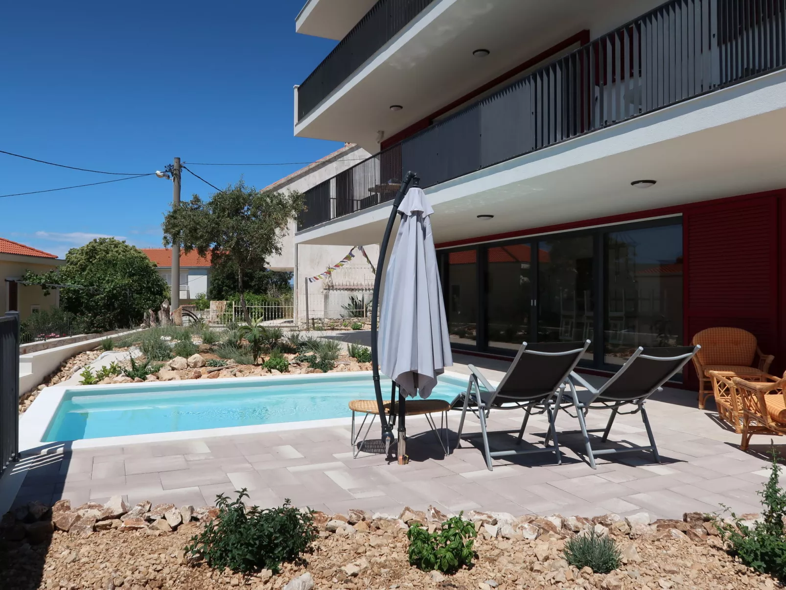 Viva-by the sea-garden & terraces-Outside