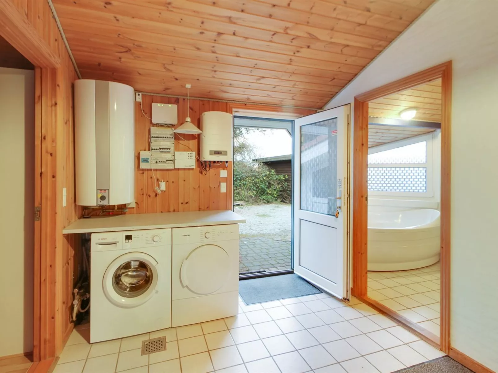 "Leoni" - 500m from the sea-Outside