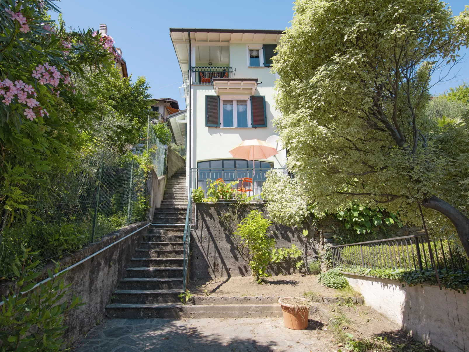 La Coccinella-Outside