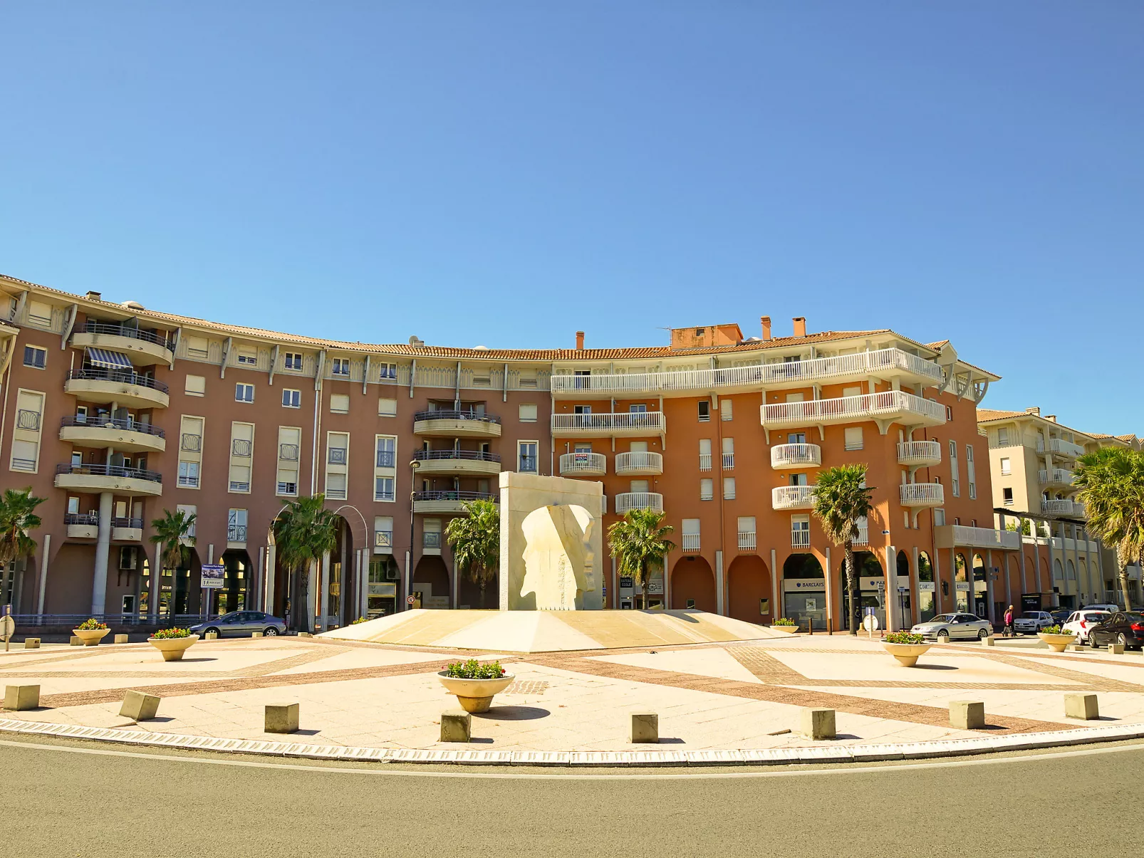 Port d'Attache-Dehors