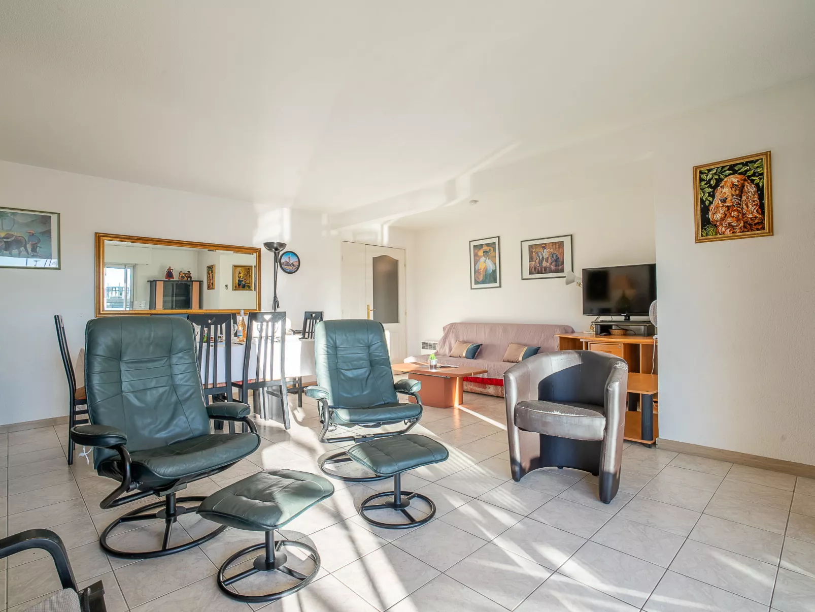 Quartier Latin-Inside