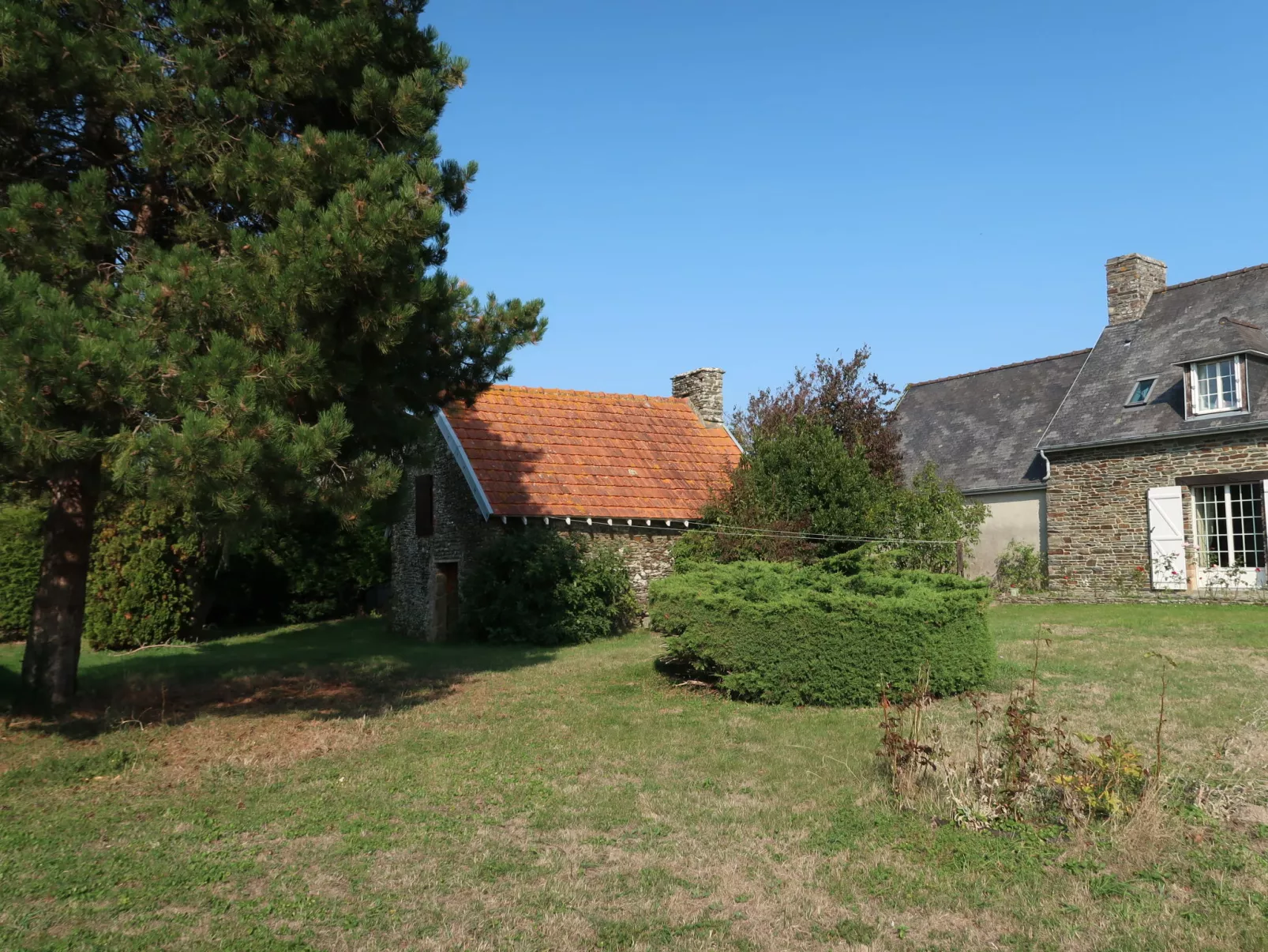 La Longère-Outside