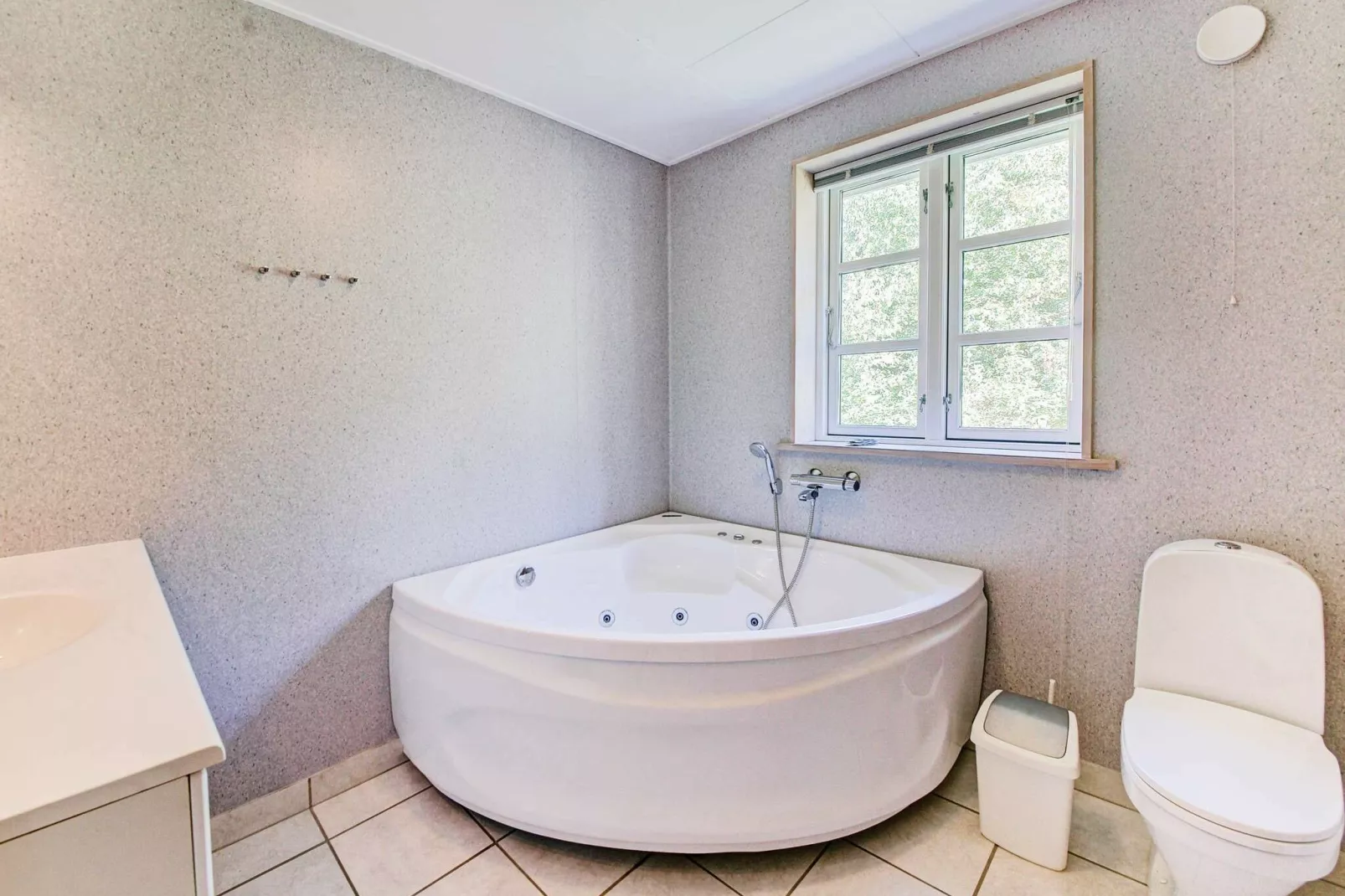 10 person holiday home in Aakirkeby-Spa