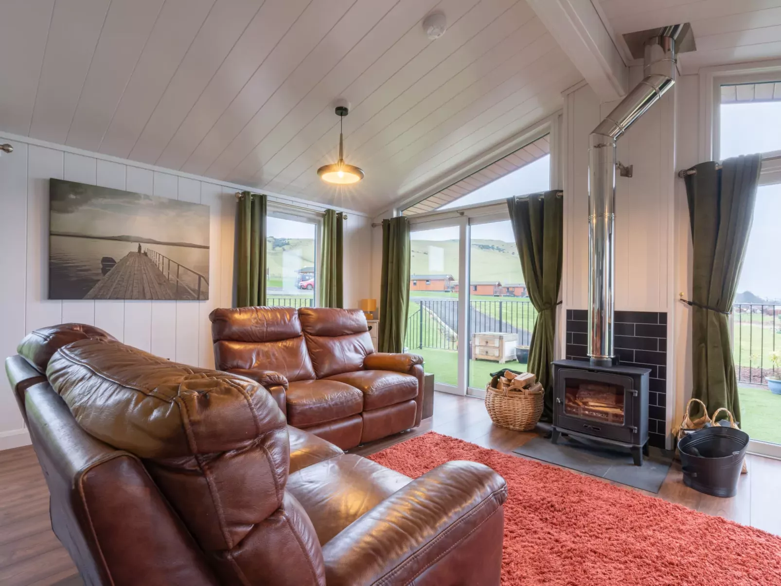 Loch Leven Lodge 25 East-Inside