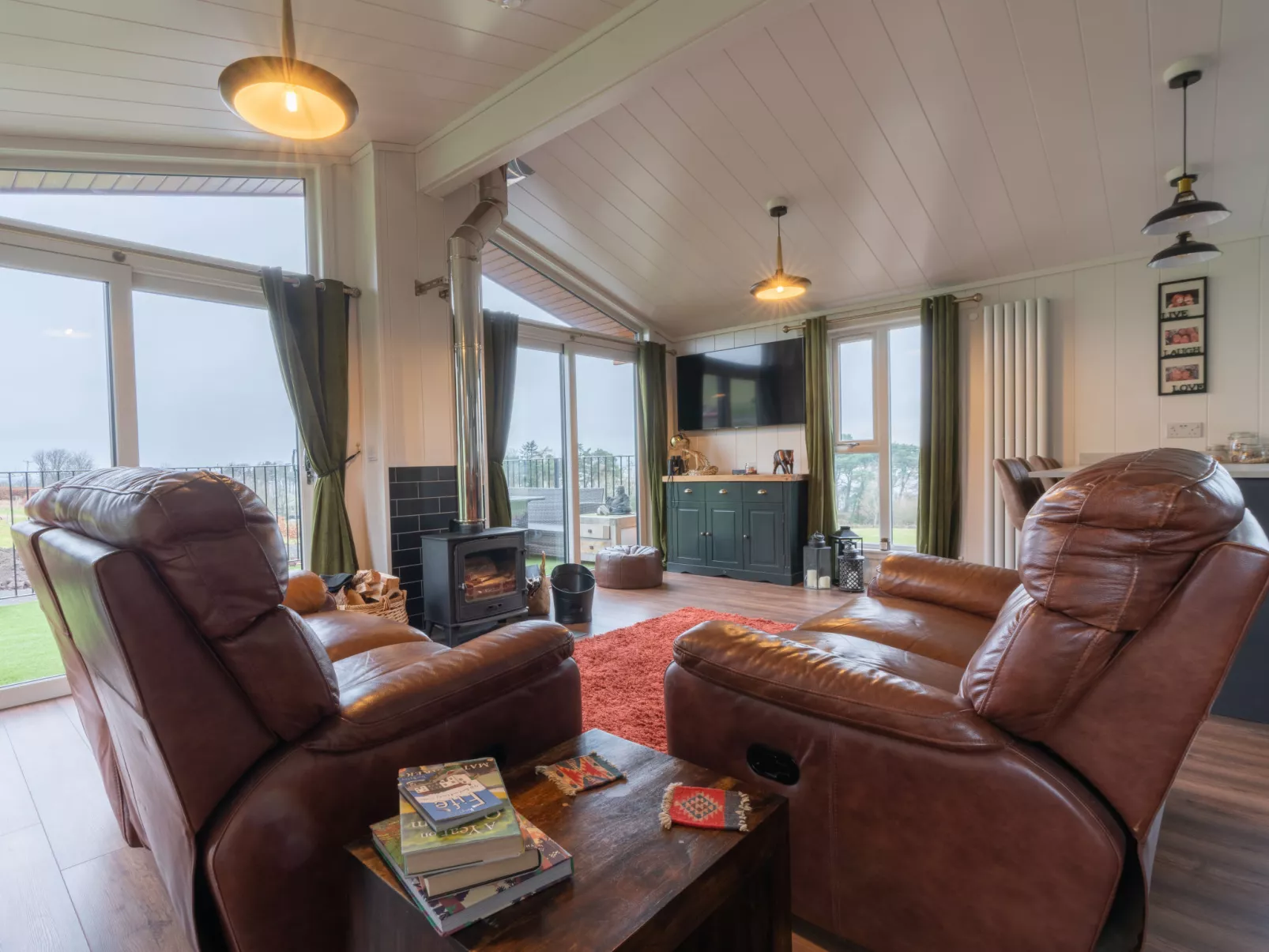 Loch Leven Lodge 25 East-Inside