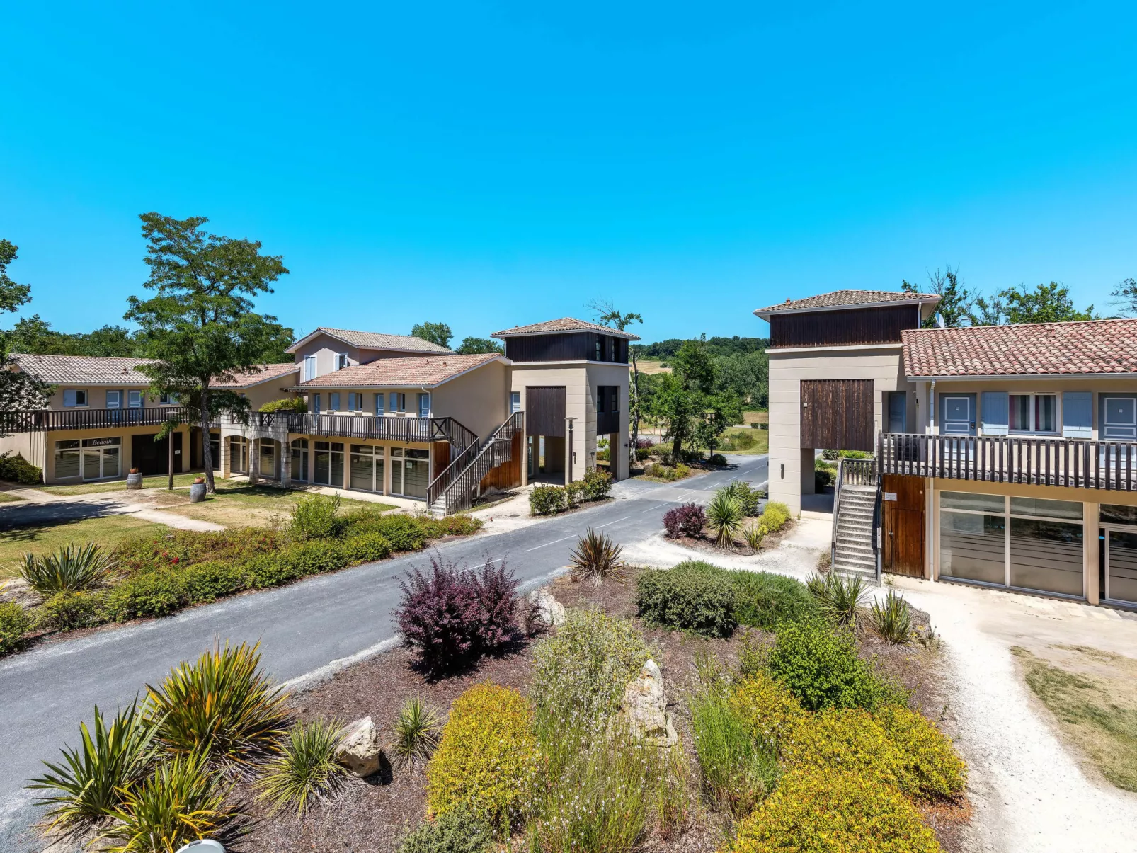 Le Domaine du Golf d'Albret-Outside