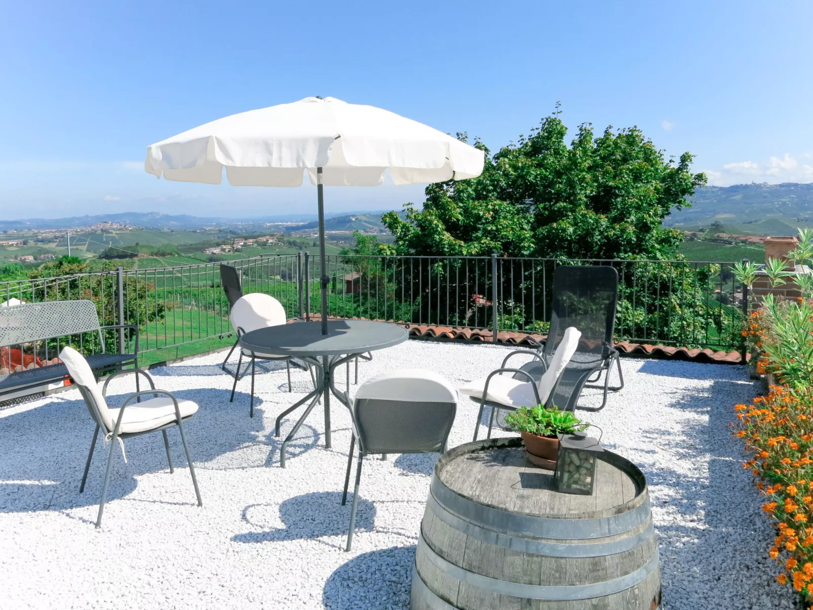 Il Vino-Outside