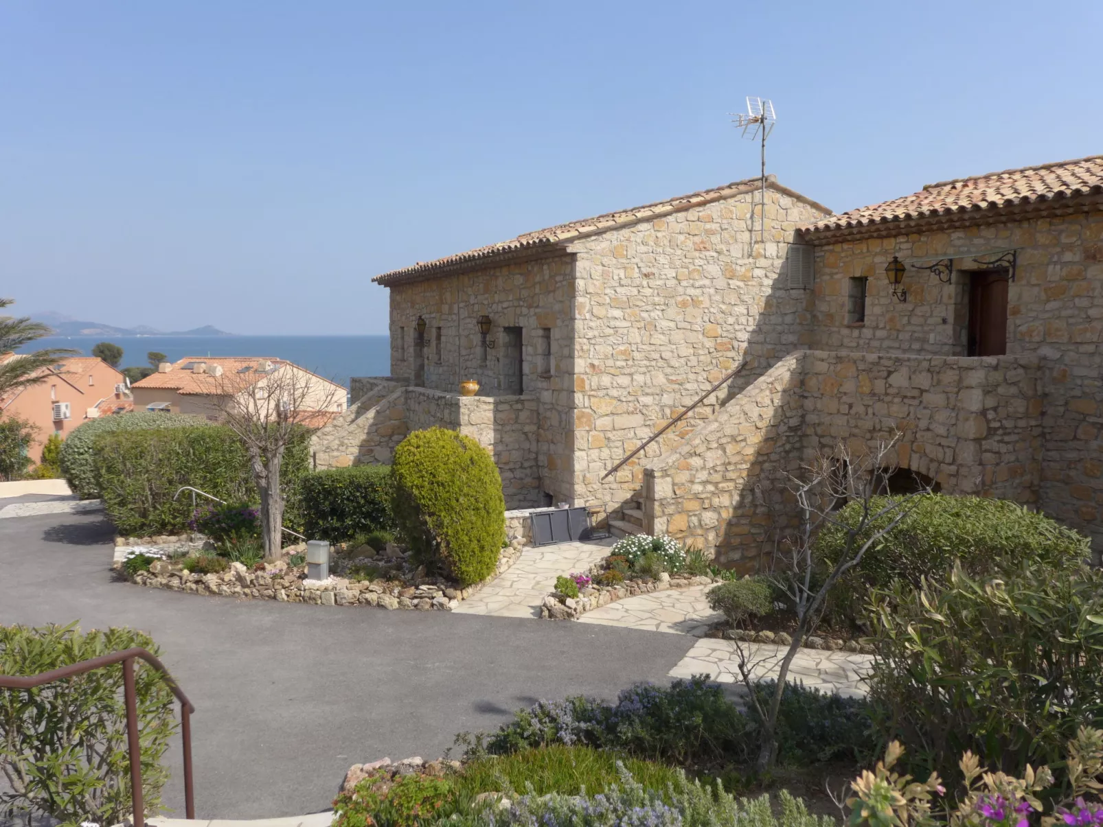 Les Maures de l'Esterel-Outside