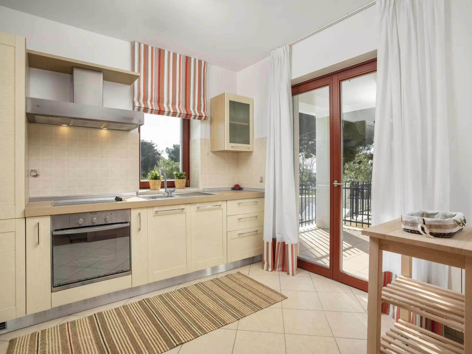 Villa Beach Front-Inside