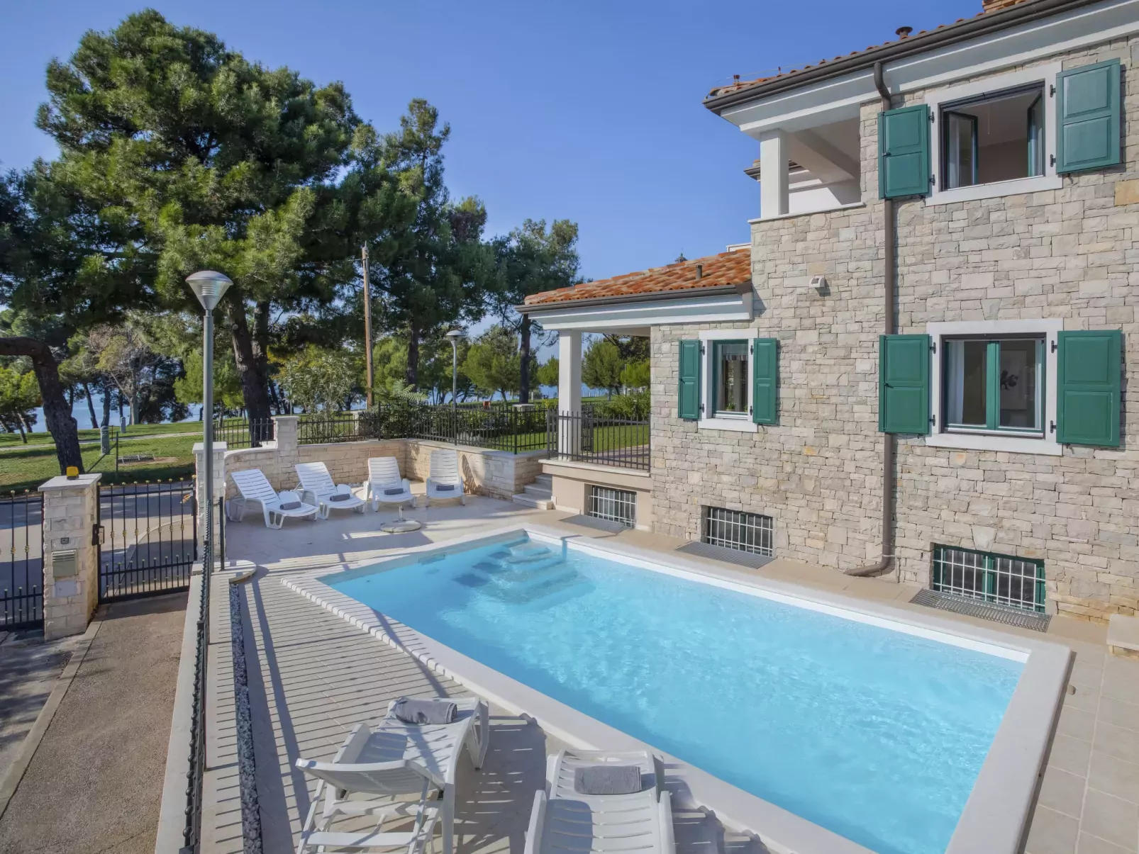 Villa Beach Front-Inside