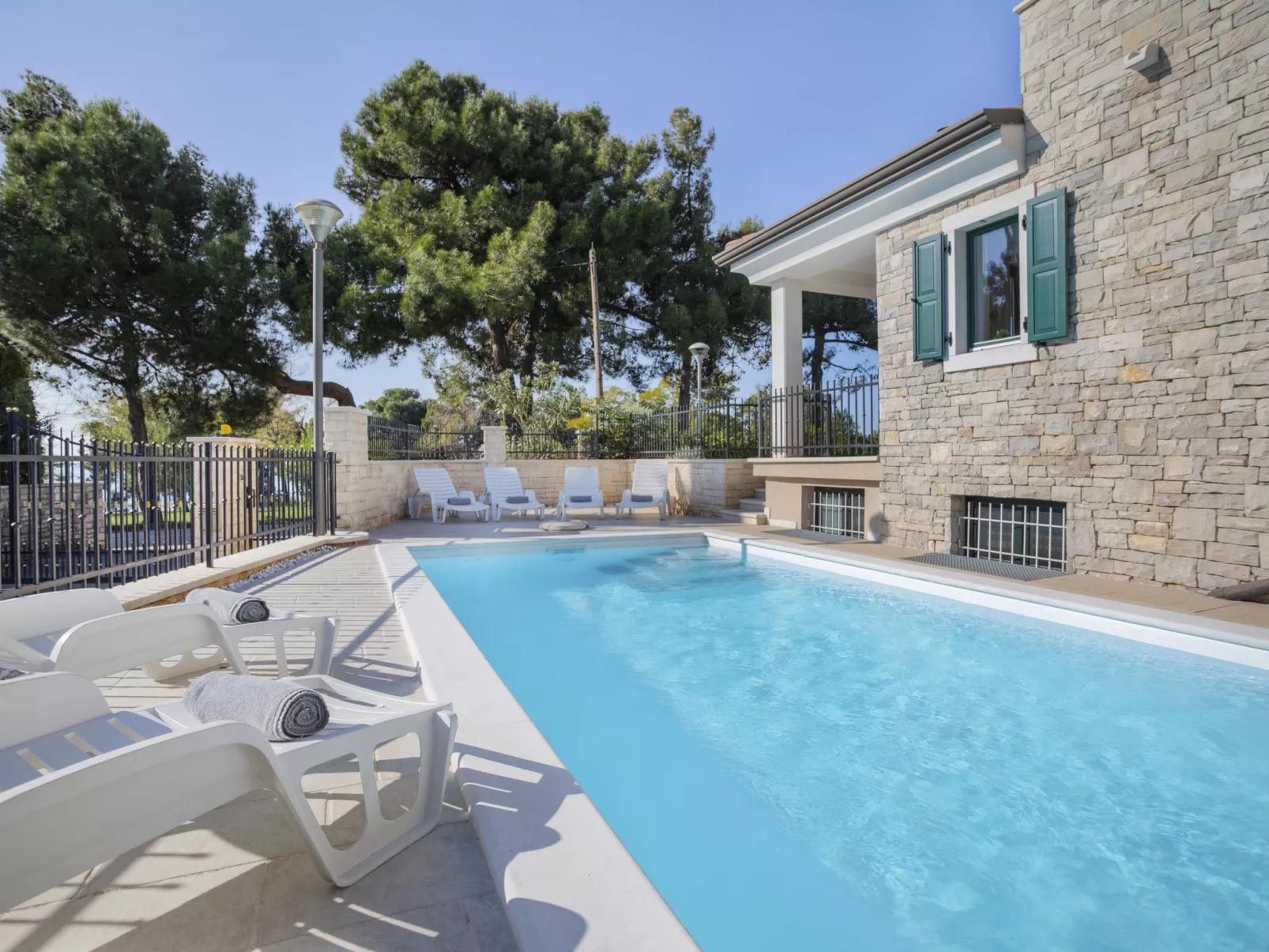 Villa Beach Front-Inside