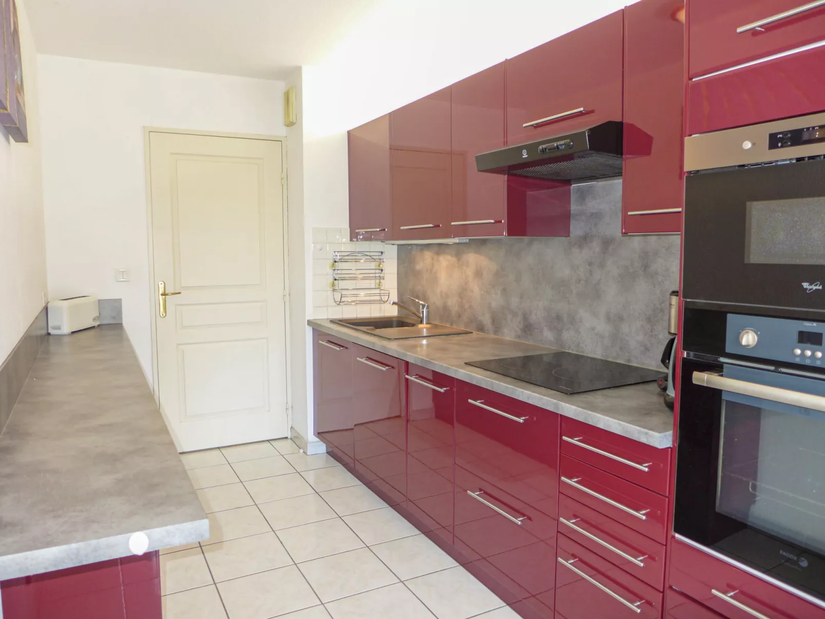 Le Clos Saint Saens-Inside