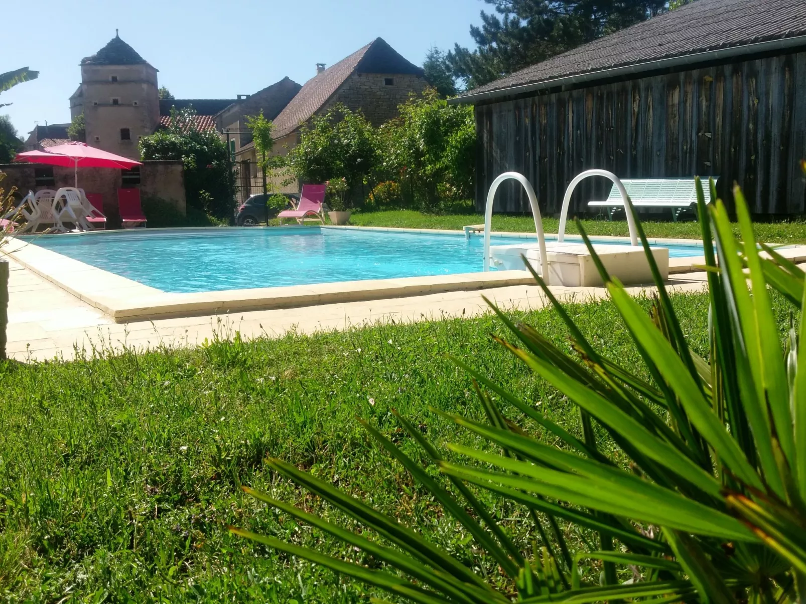 Le Mas de Serre-Outside