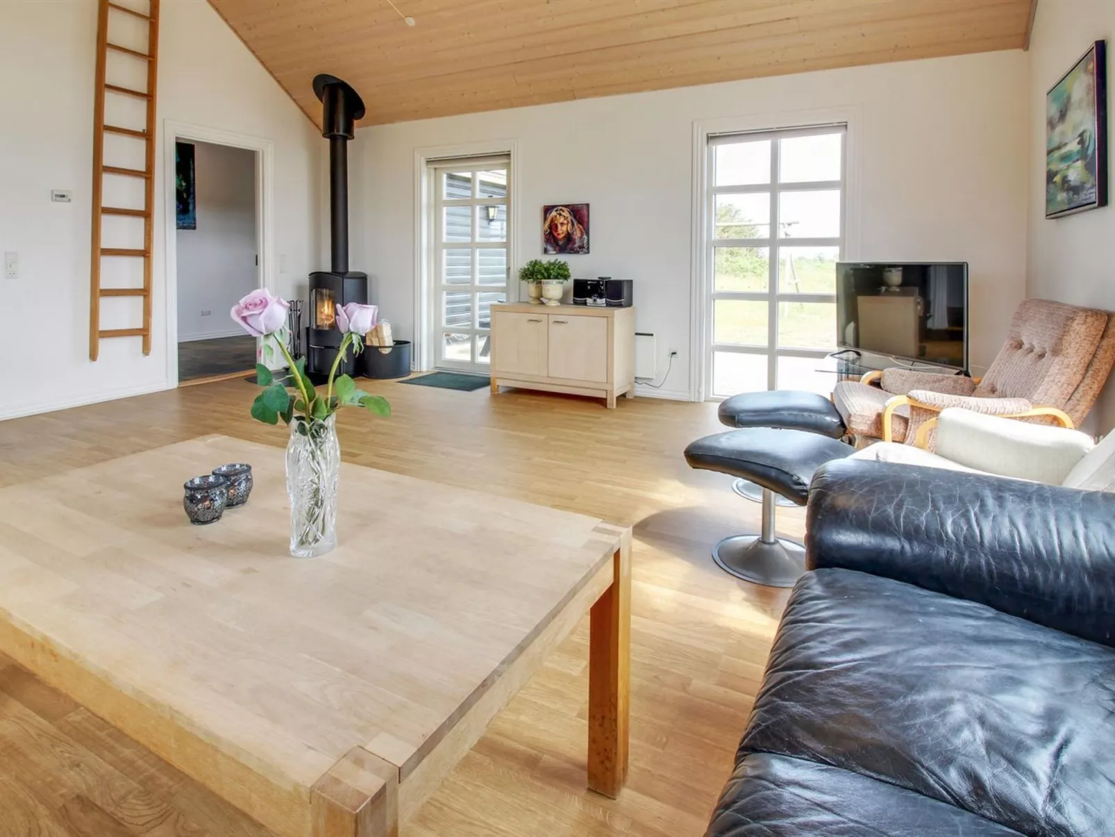 "Suvi" - 900m from the sea-Dedans