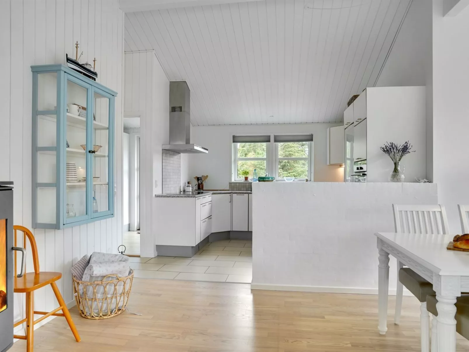 "Onta" - 900m from the sea-Inside