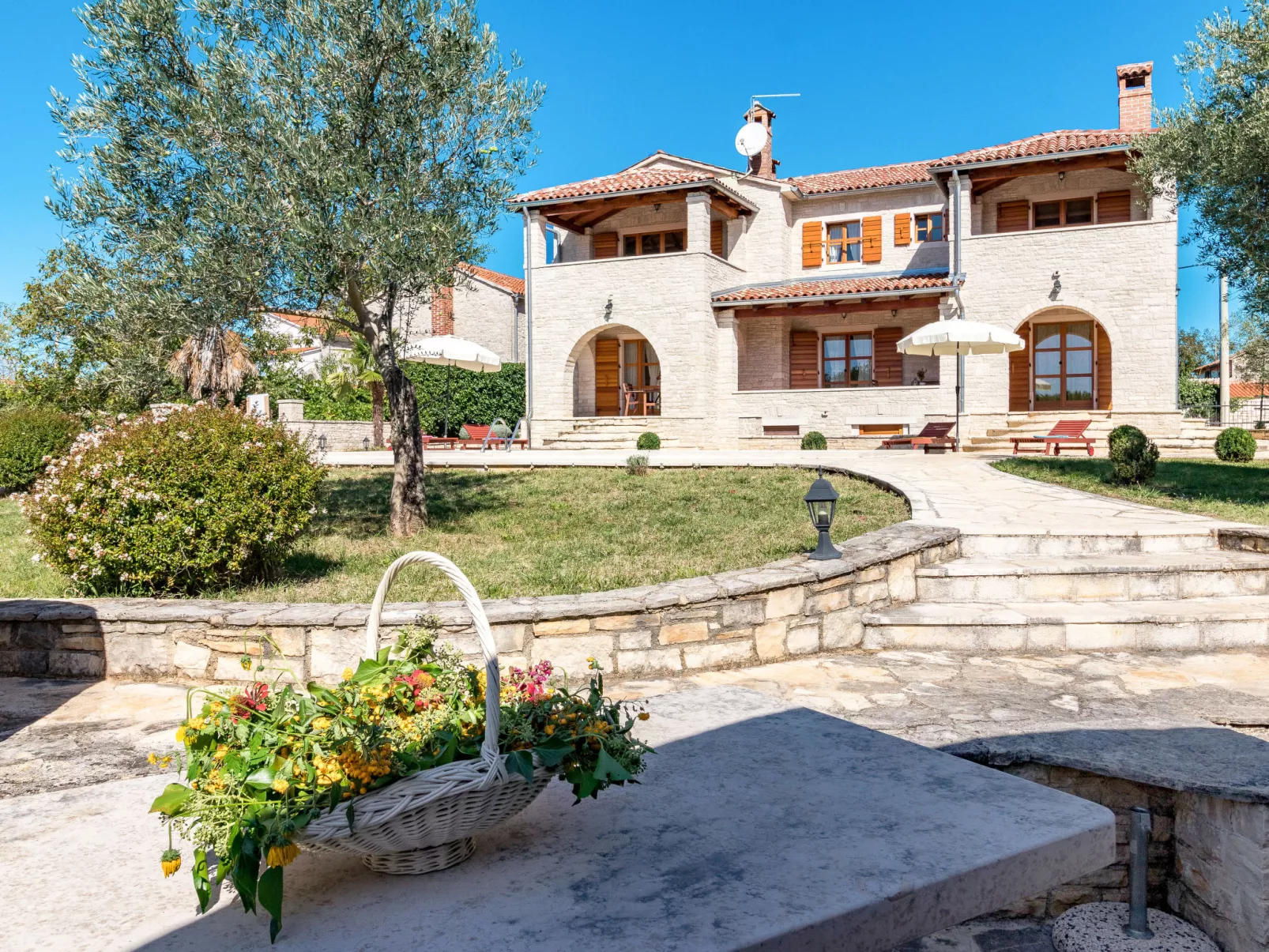 Villa Sand-Outside