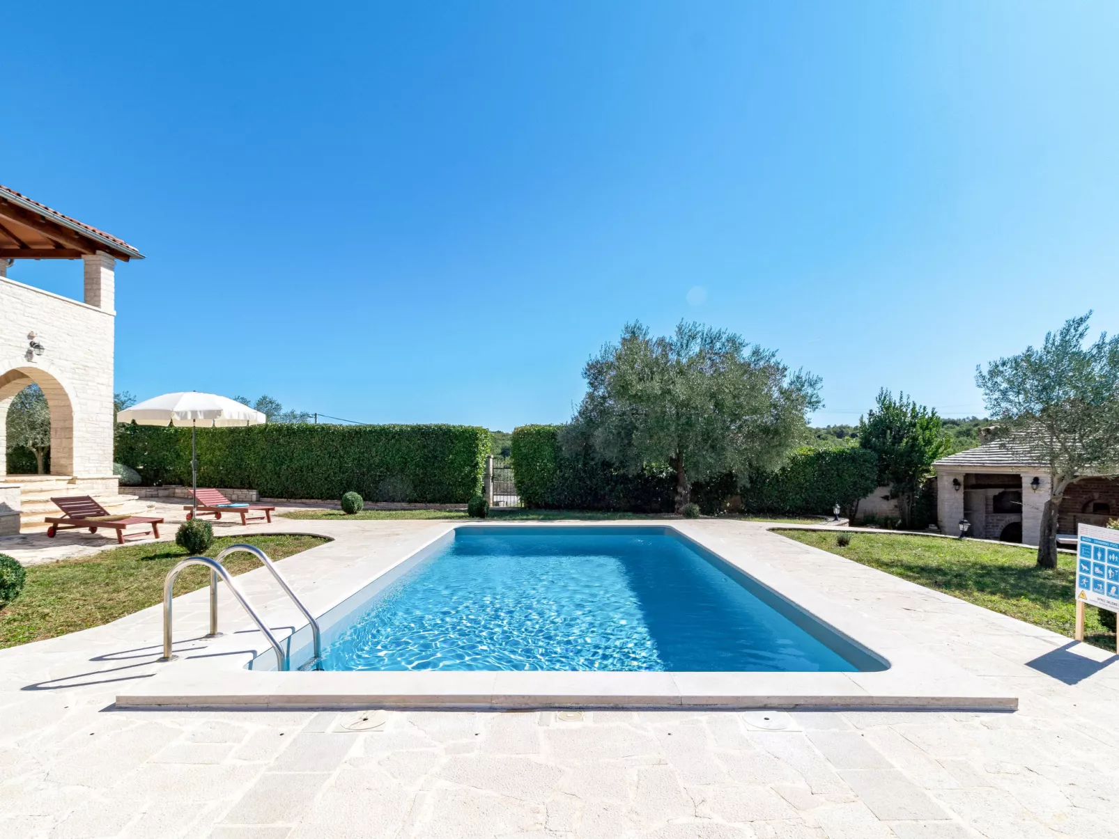 Villa Sand-Outside