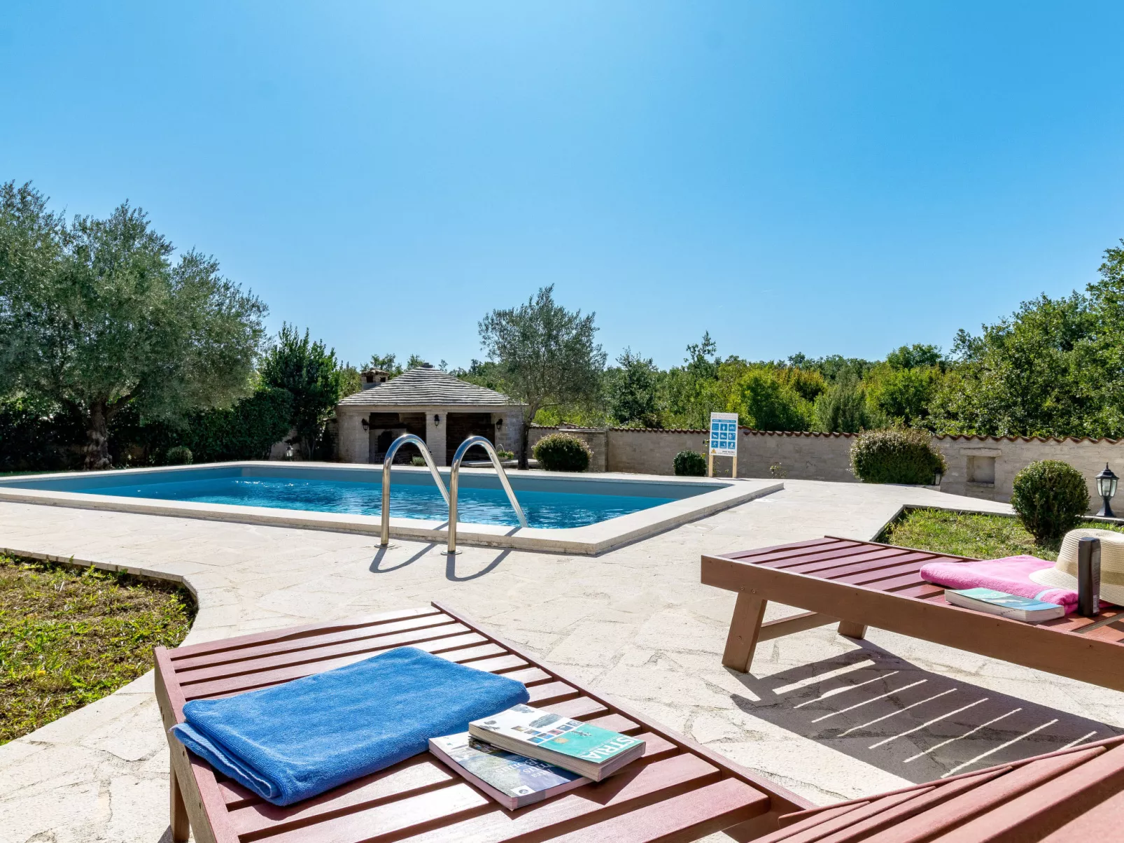 Villa Sand-Outside
