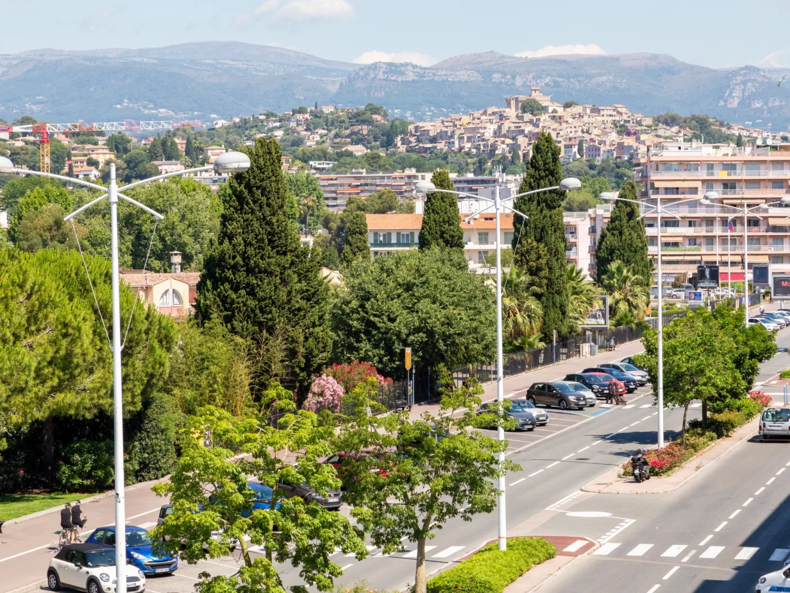 L'Auteuil-Dehors