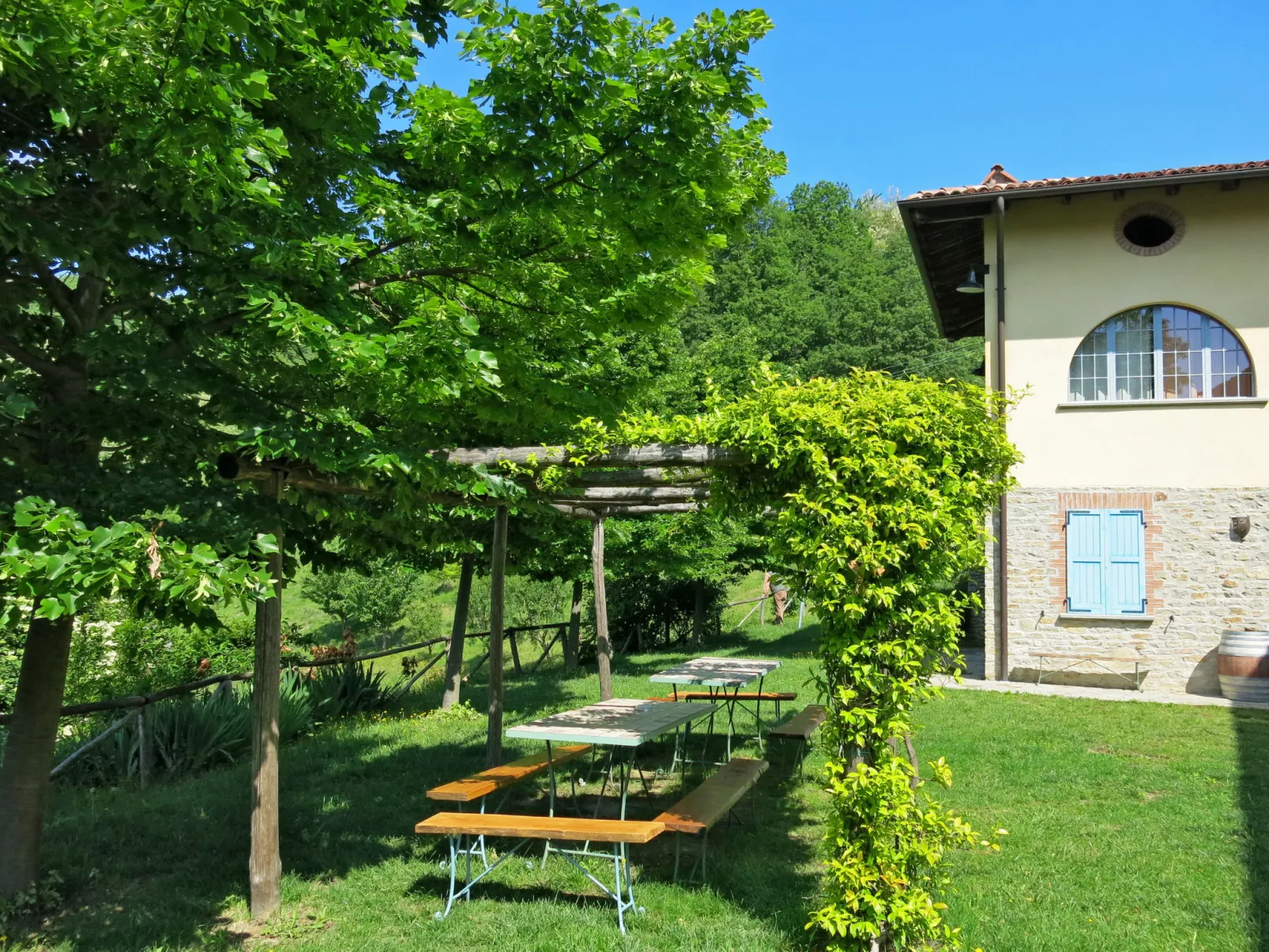 La Rovere-Outside