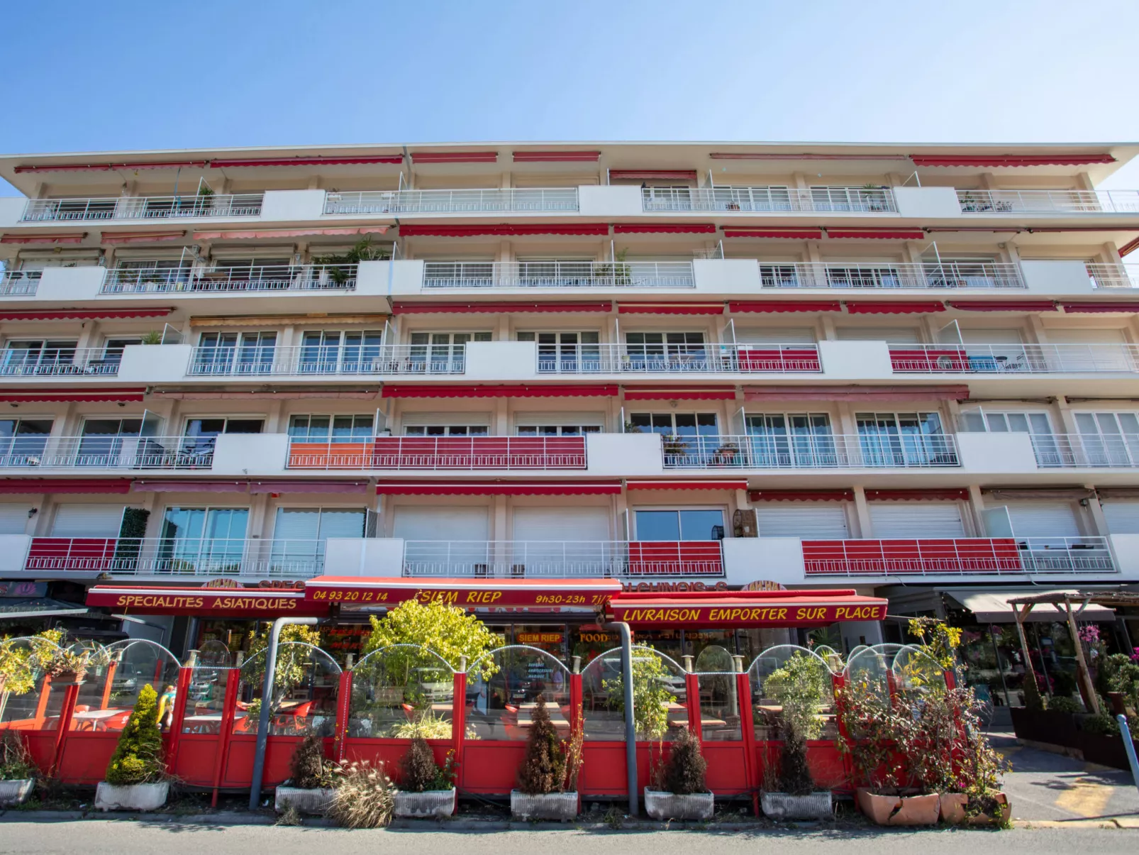 L'Auteuil-Dehors