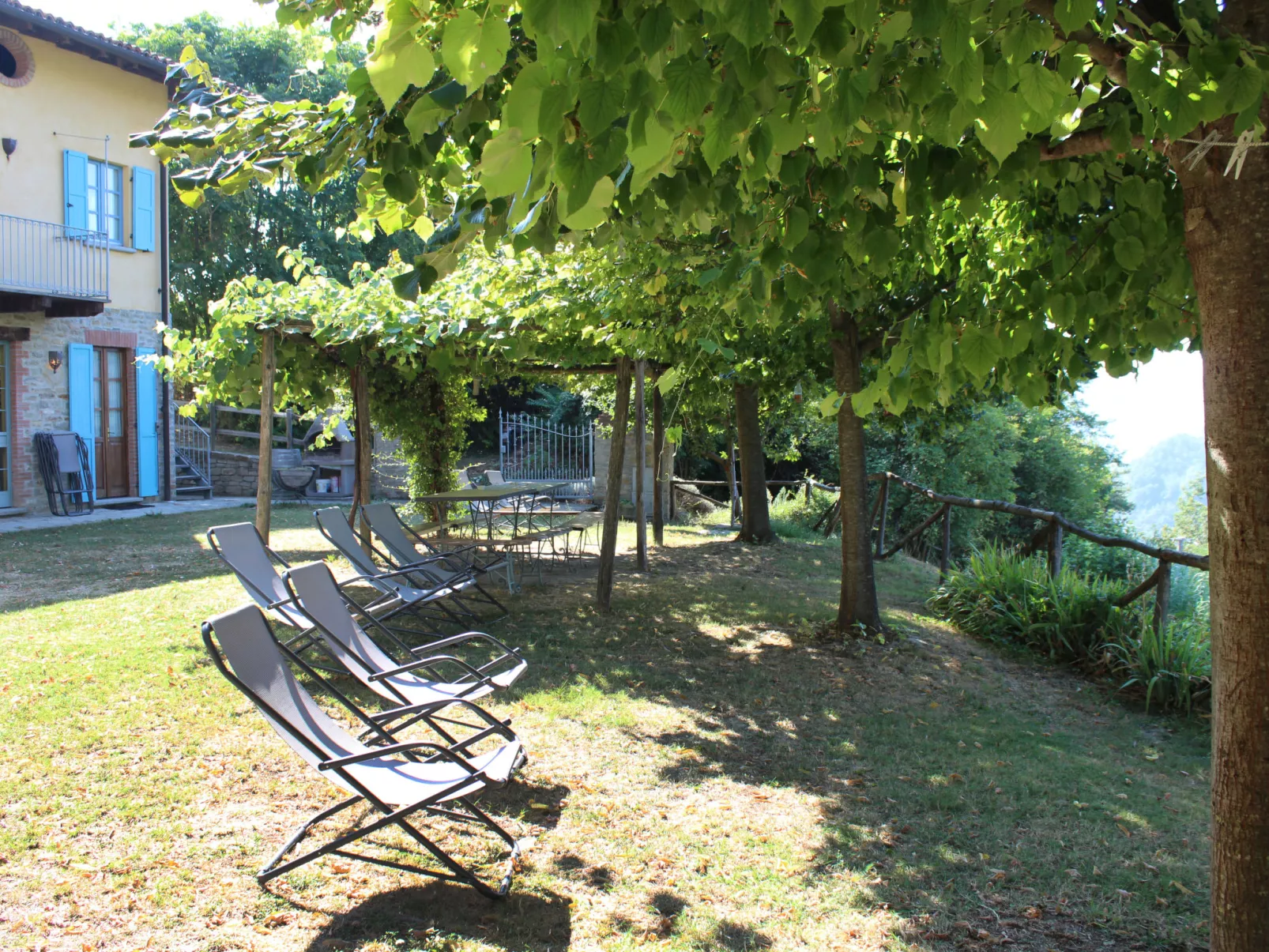 La Rovere-Outside