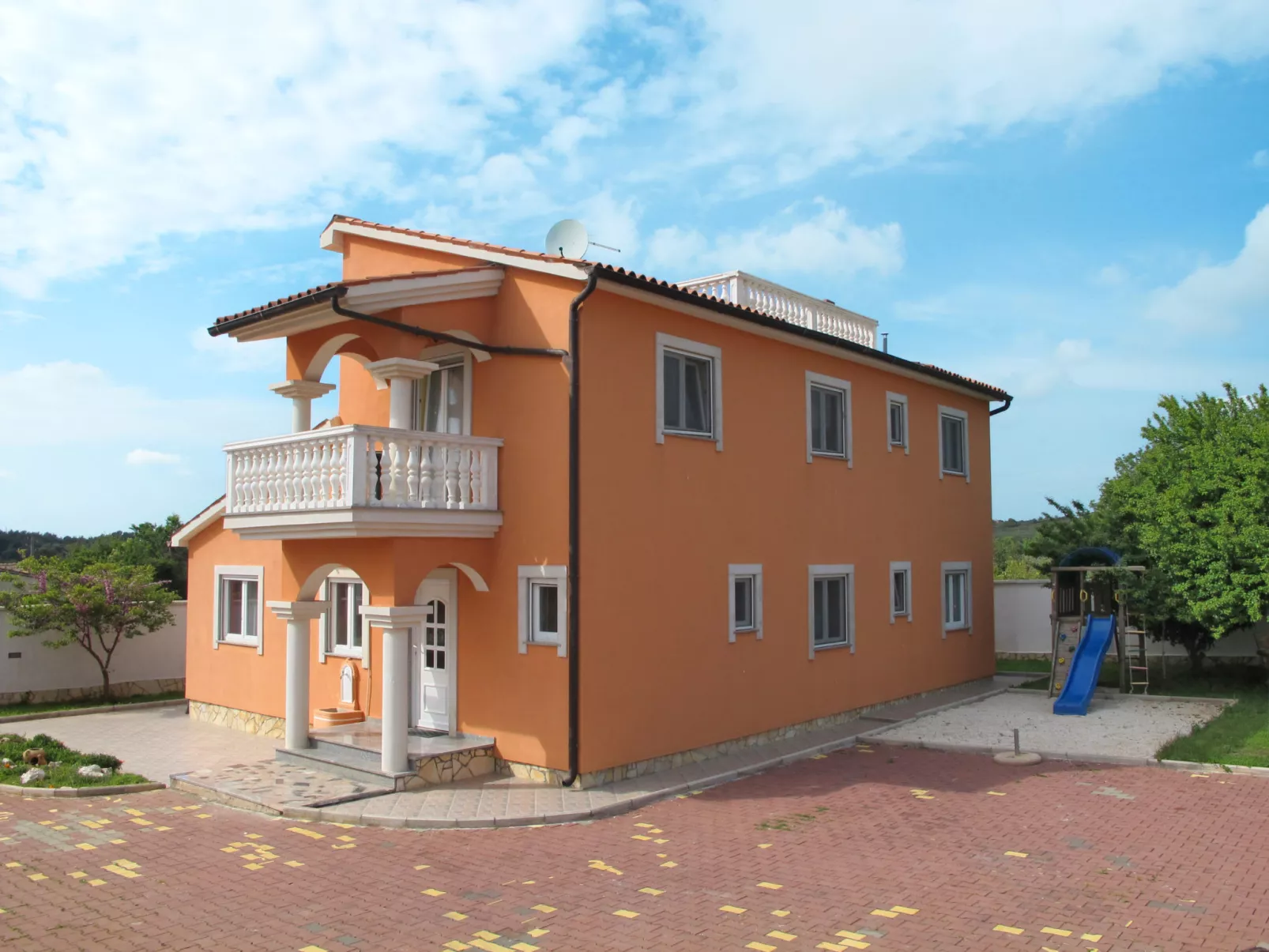 VIlla Eldina-Outside