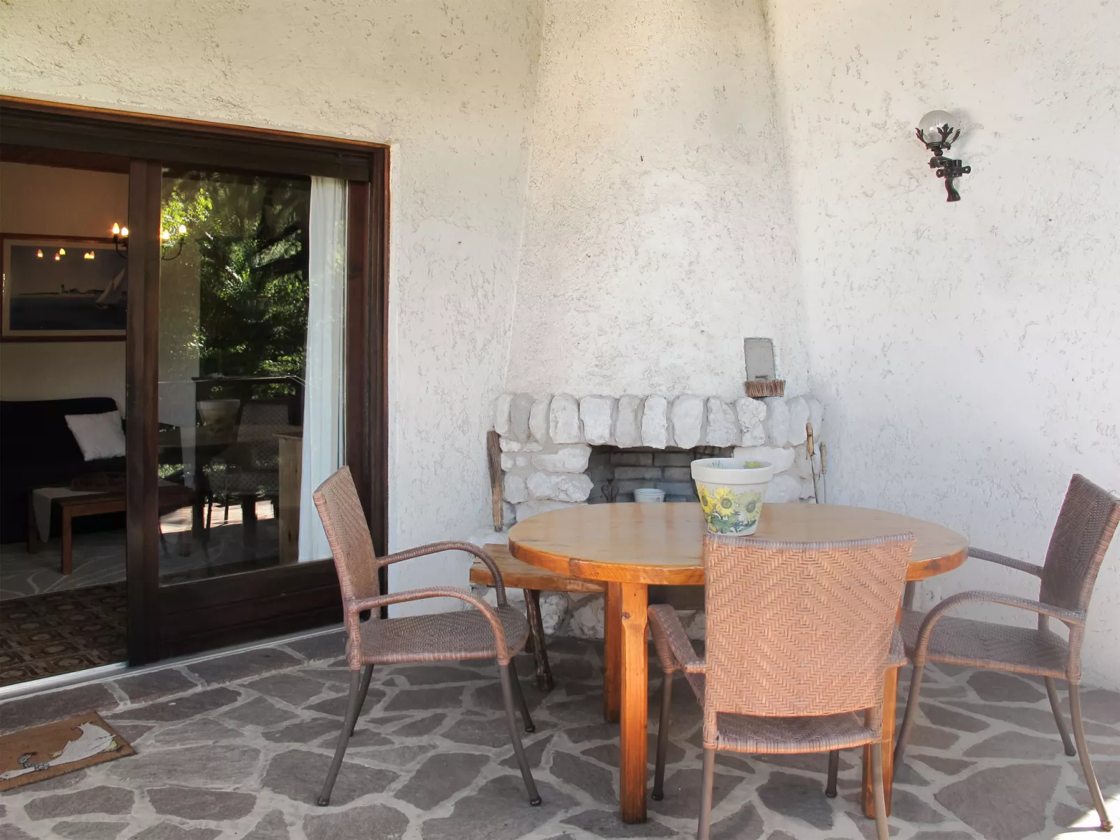 Rocchetta-Outside