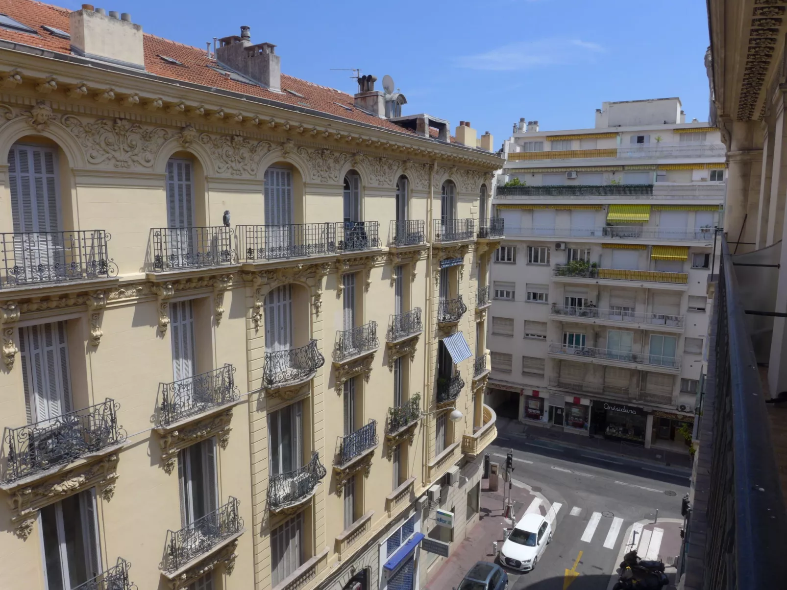 Le Concordia-Outside