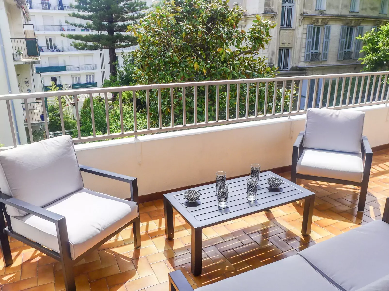 Le Clos tranquille-Outside