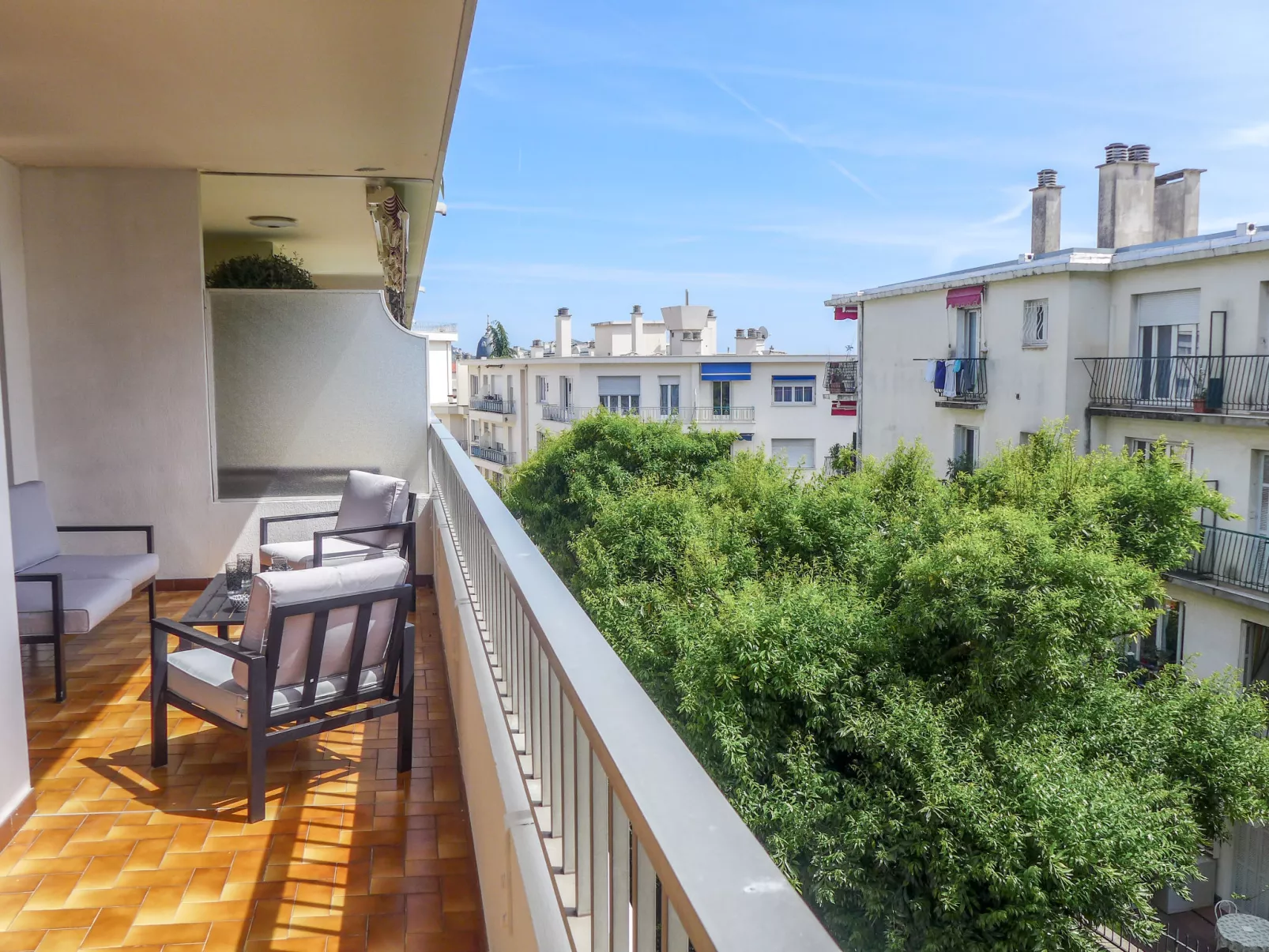 Le Clos tranquille-Outside