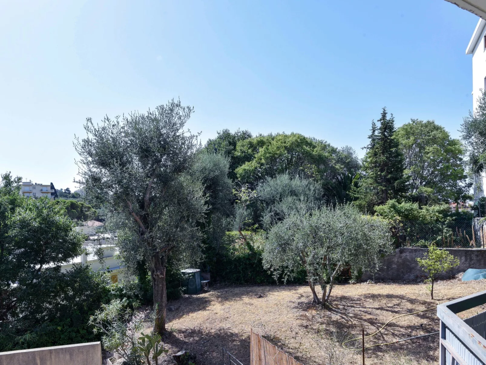 Cimiez Les Pins-Outside