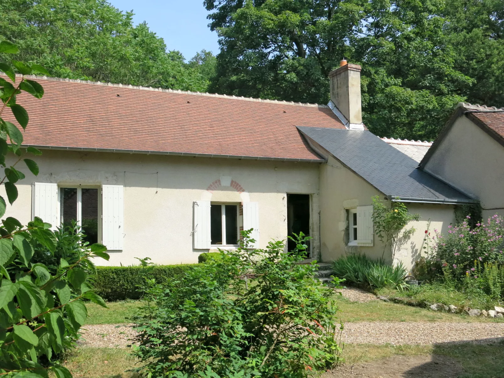 Marray-Baccus-Outside