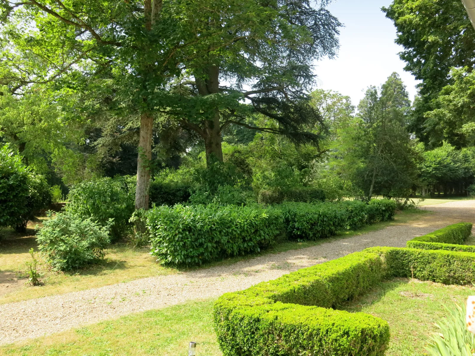 Marray-Baccus-Outside