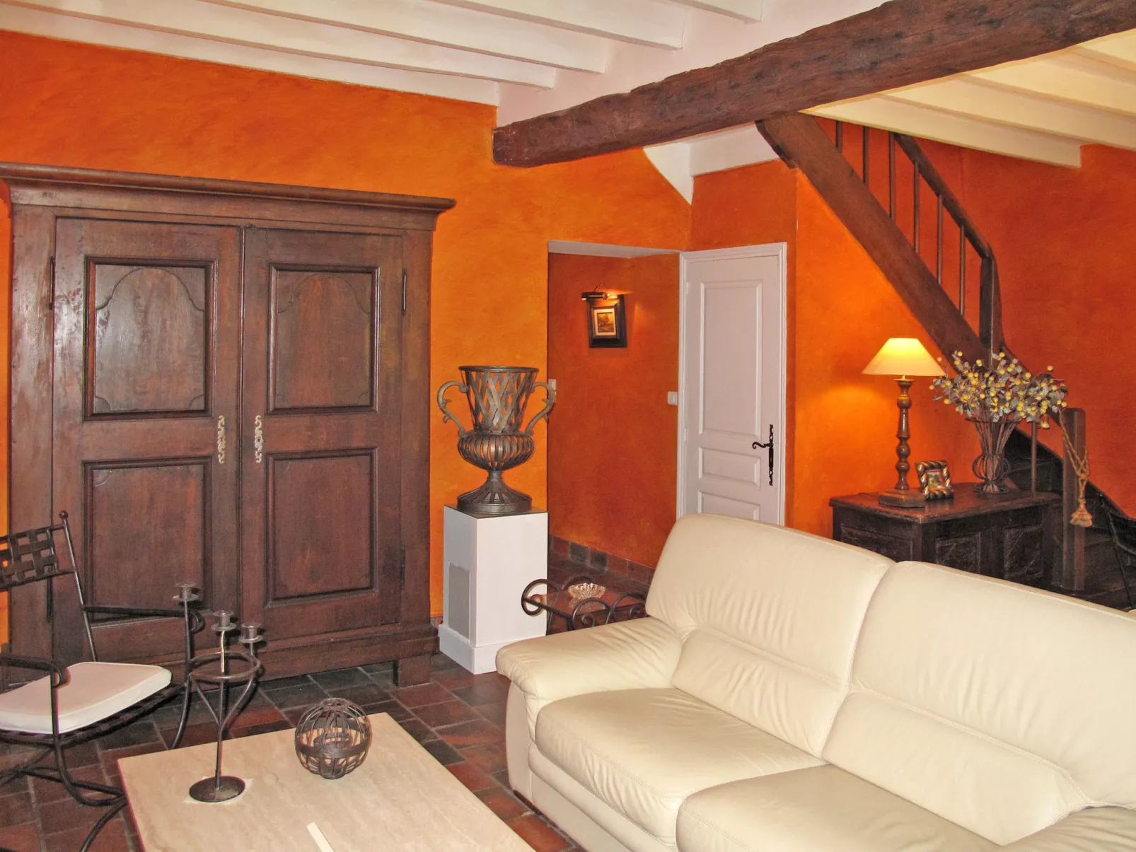 La Terrade-Inside