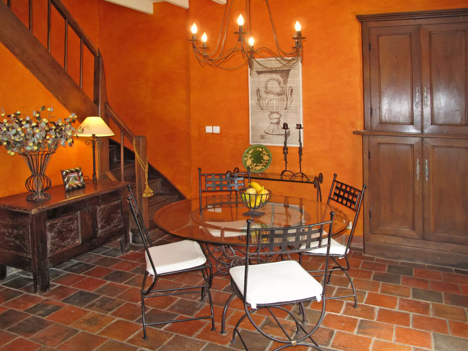 La Terrade-Inside