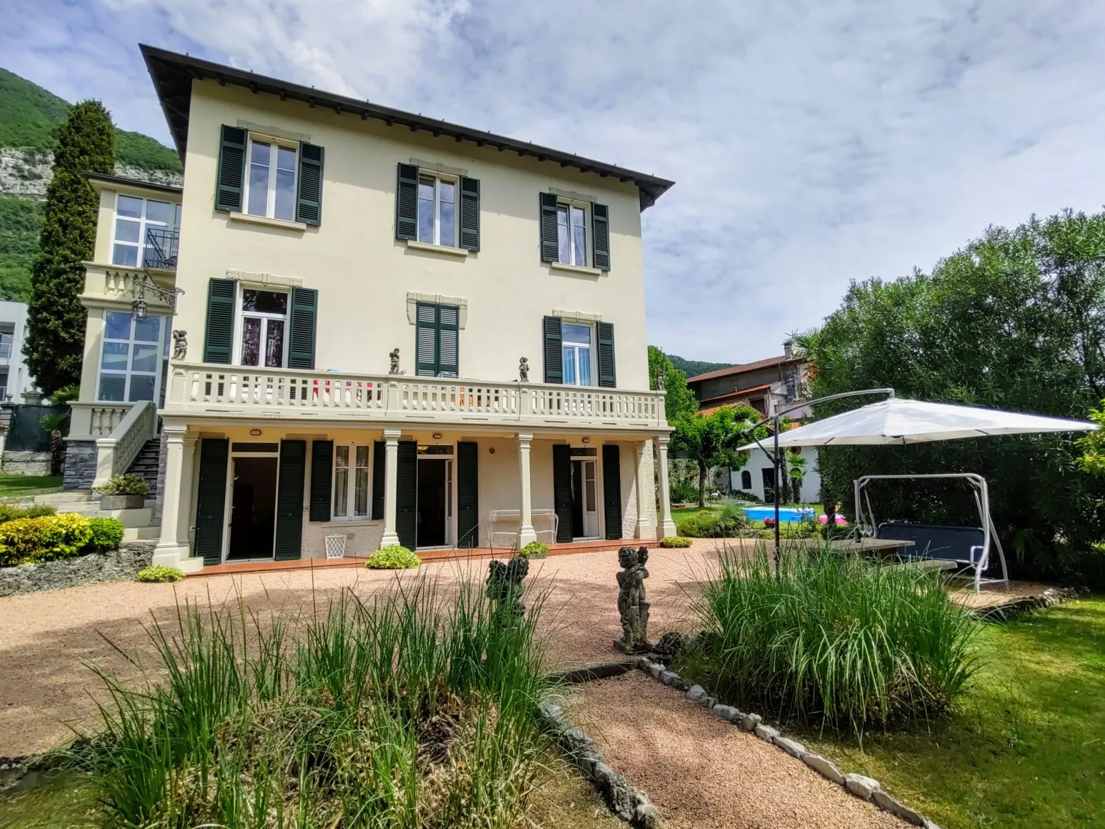 Villa Costanza-Dehors
