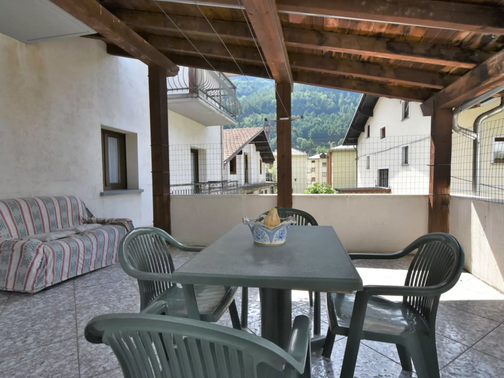 Grosio Terrace-Outside