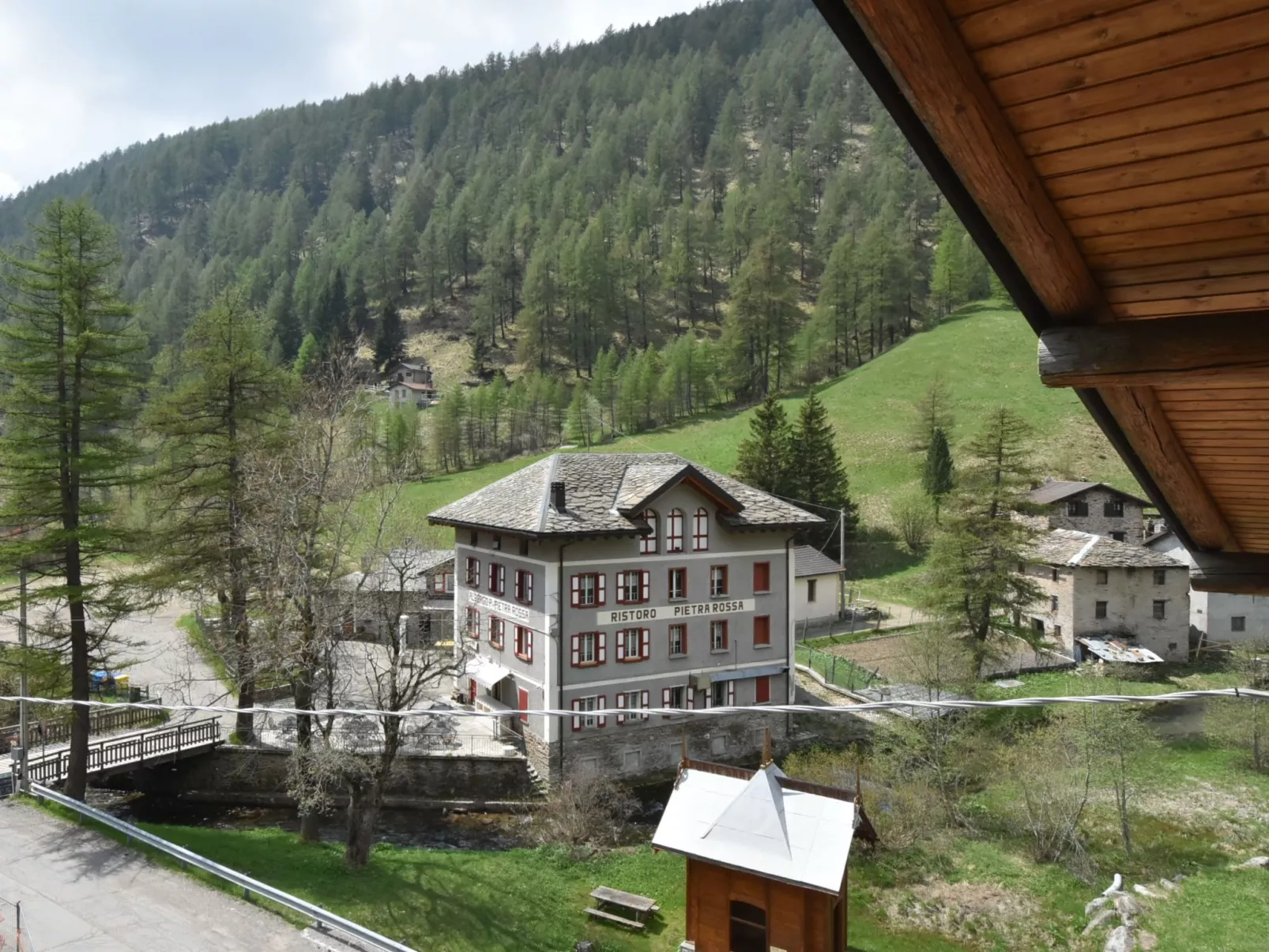 Nido dello Stelvio-Outside
