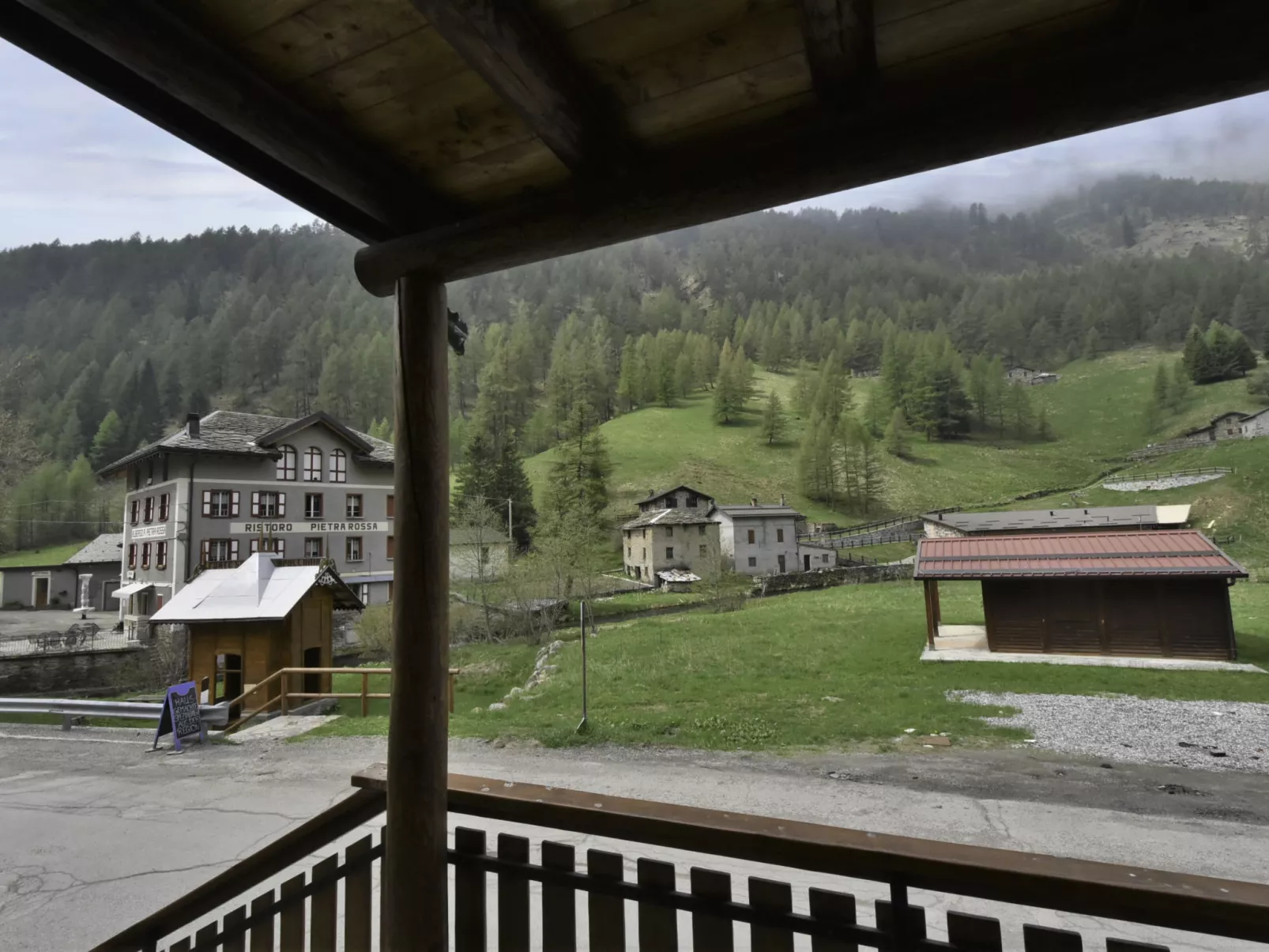 Nido dello Stelvio-Outside