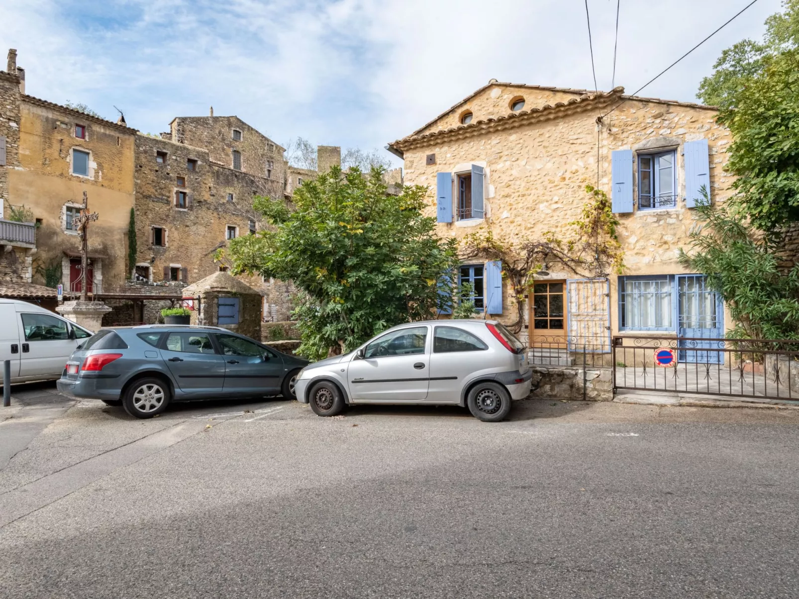 La Maison du Figuier-Outside