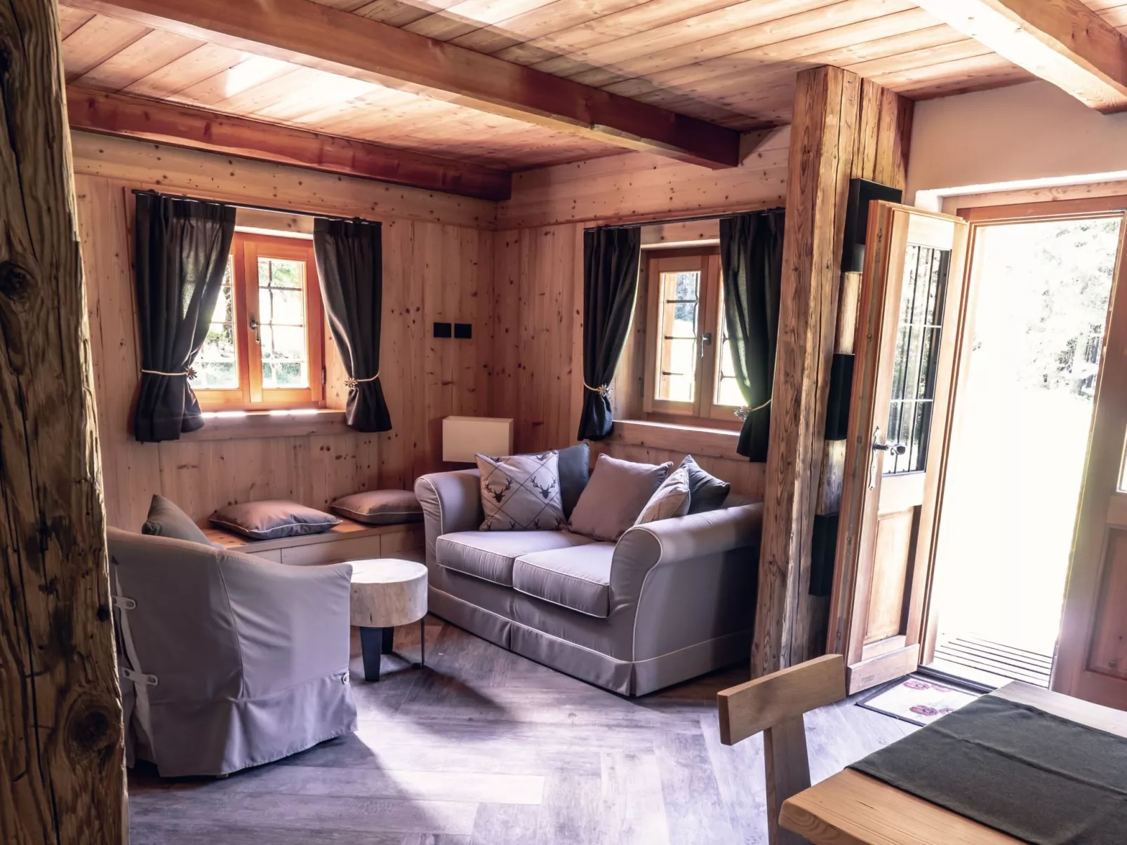 Baita Valon Alpine Hideaway-Inside