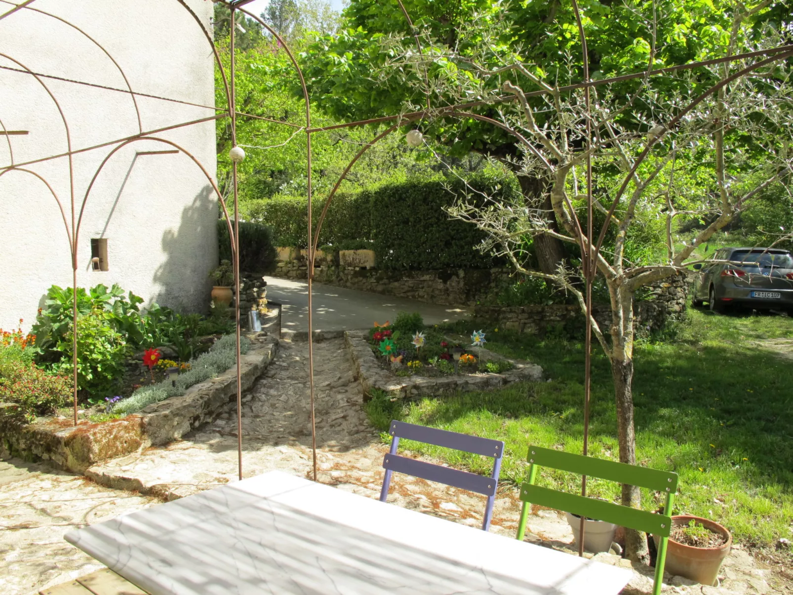 Marguerie-Outside