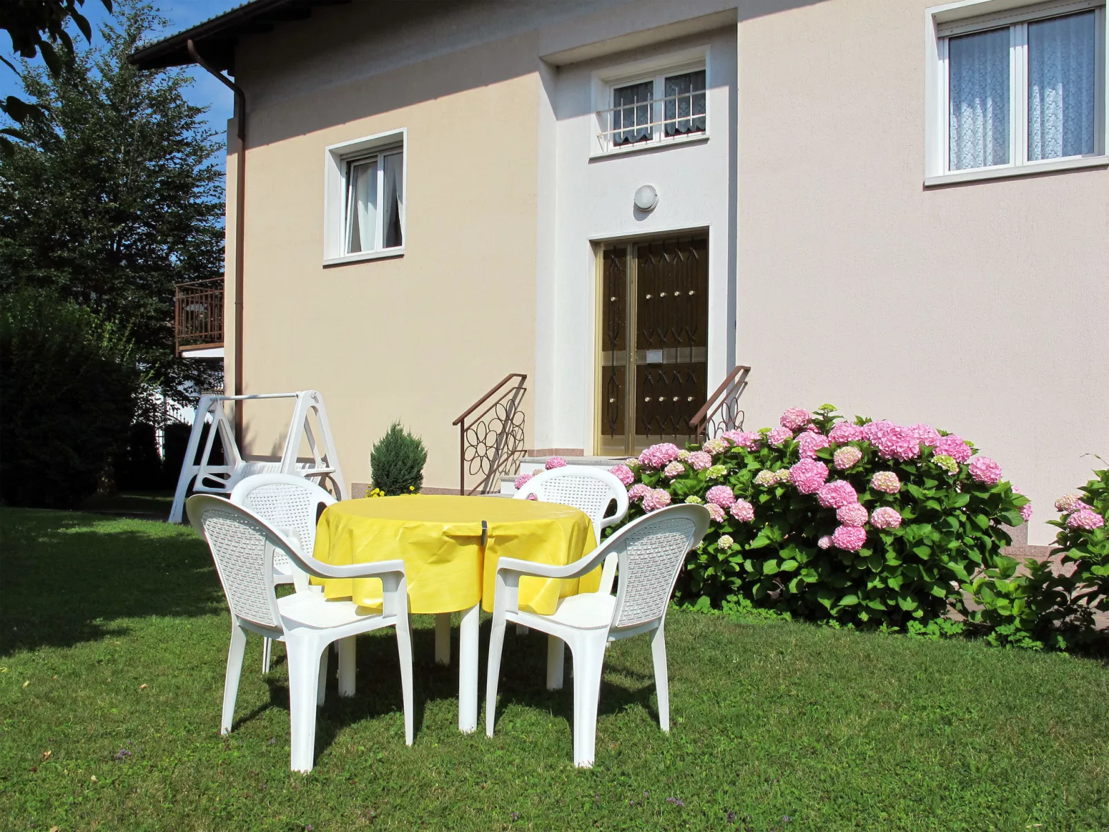 Brida-Outside